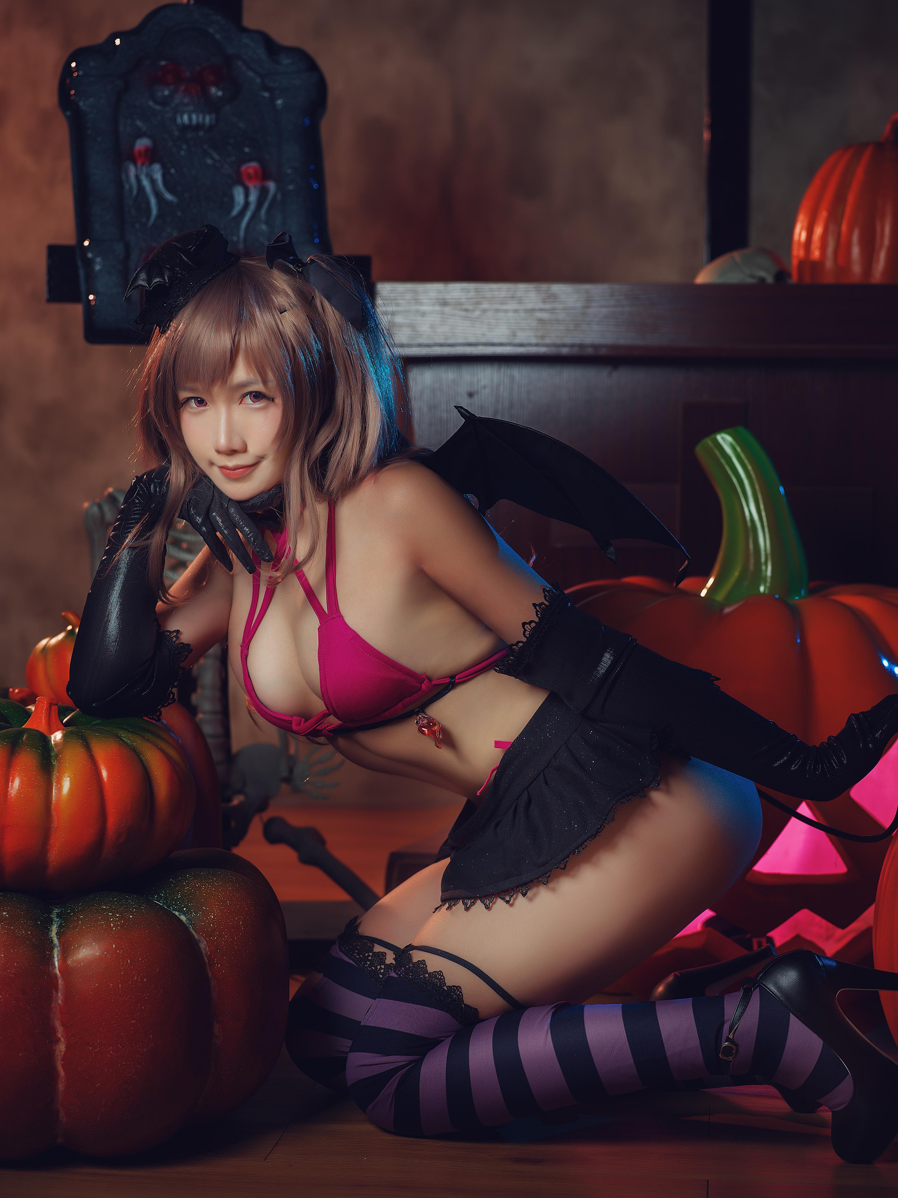 030-麻花酱---小恶魔莉莉丝-20P-148MB-08-31