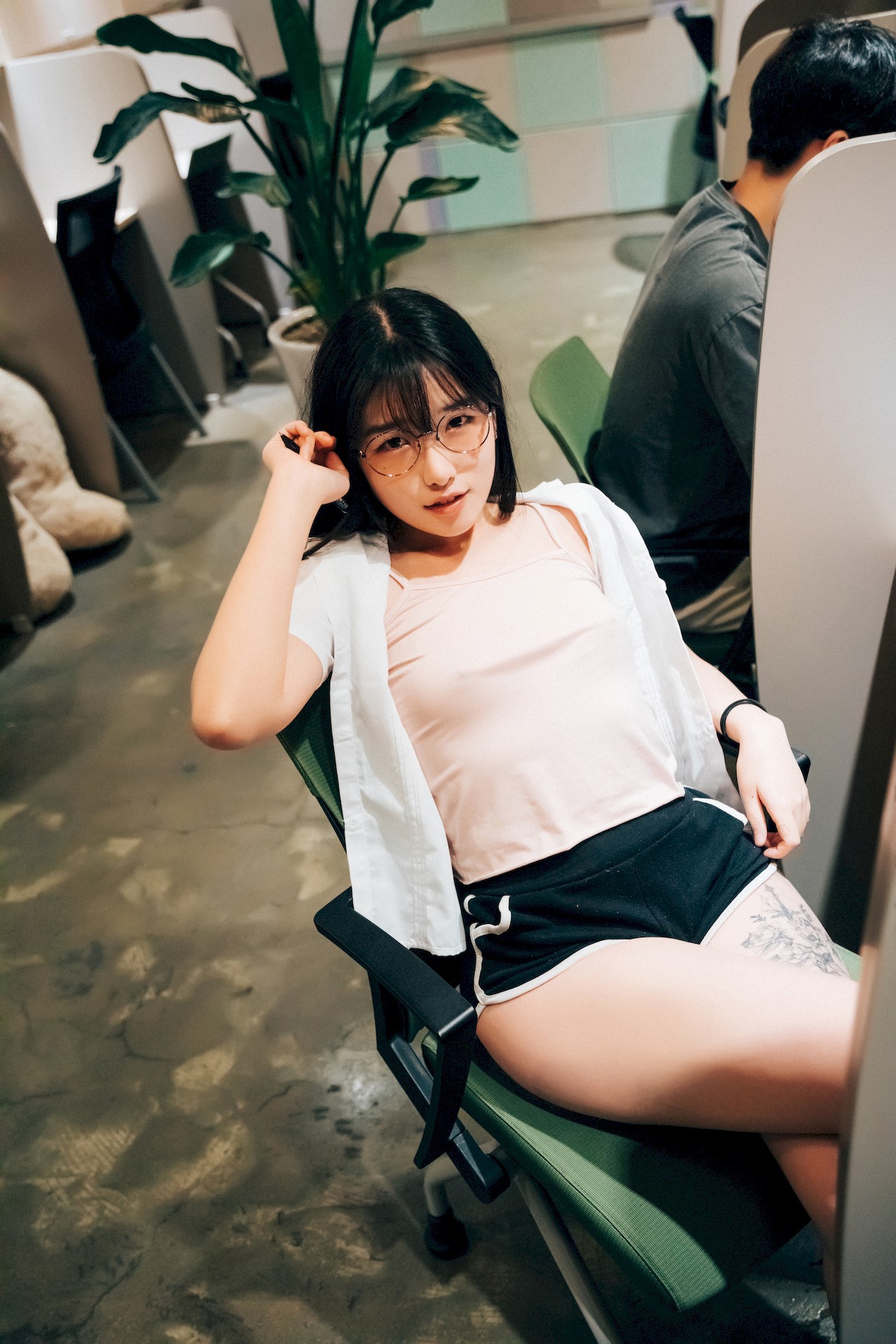 Sonson-손손-Loozy-Reading-Room-Set01-04-15