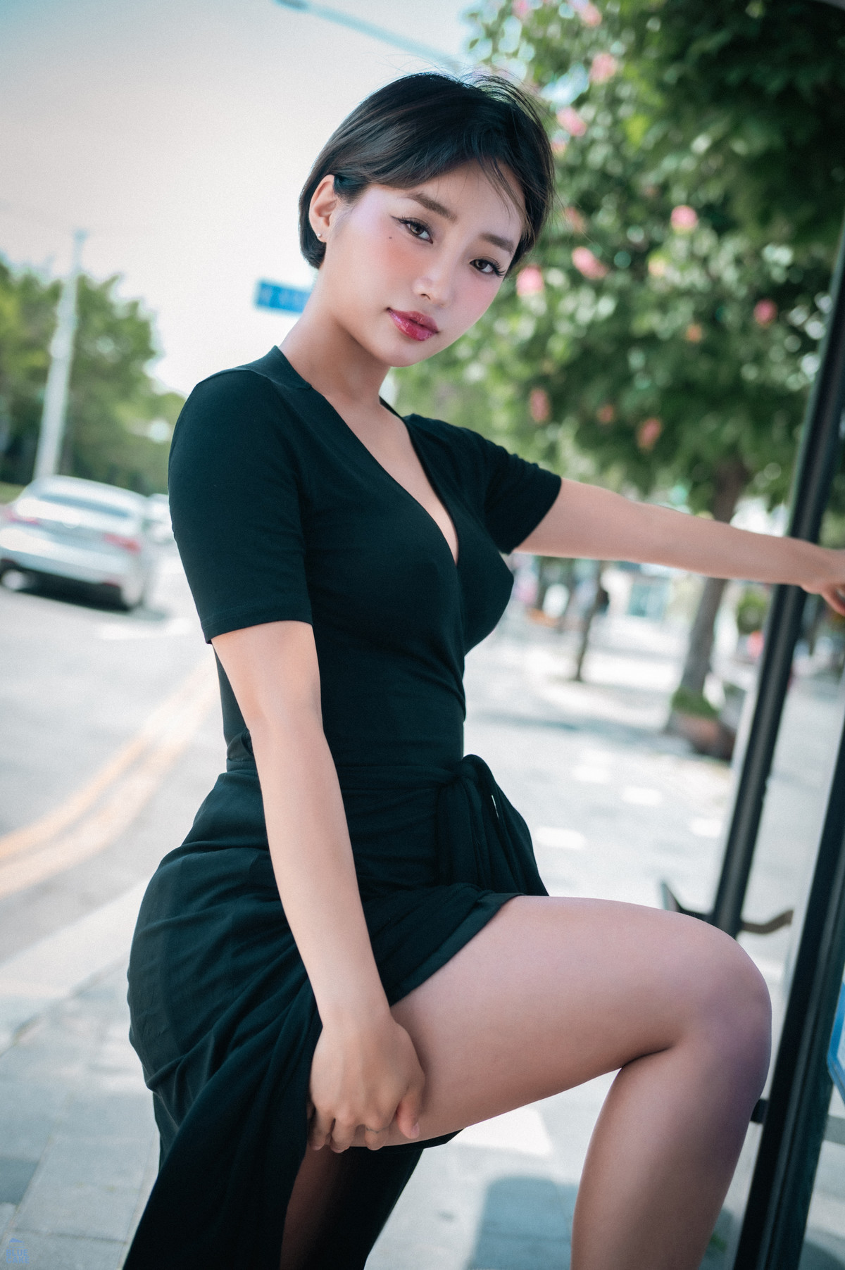 Booty-Queen-BLUECAKE-Walk-in-The-Park-Set02-11-19