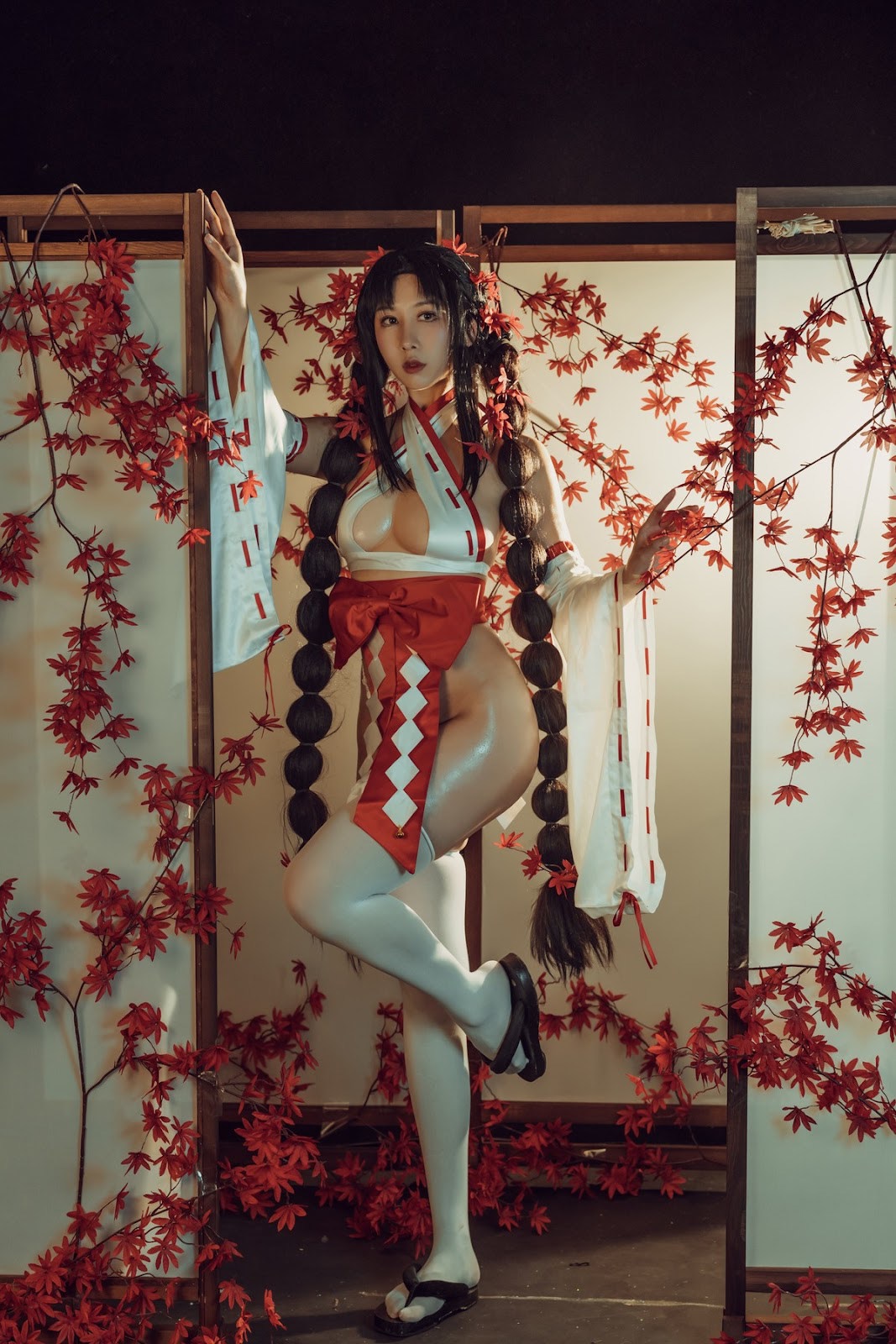 云溪溪-写真更新-奶桃巫女-09-18