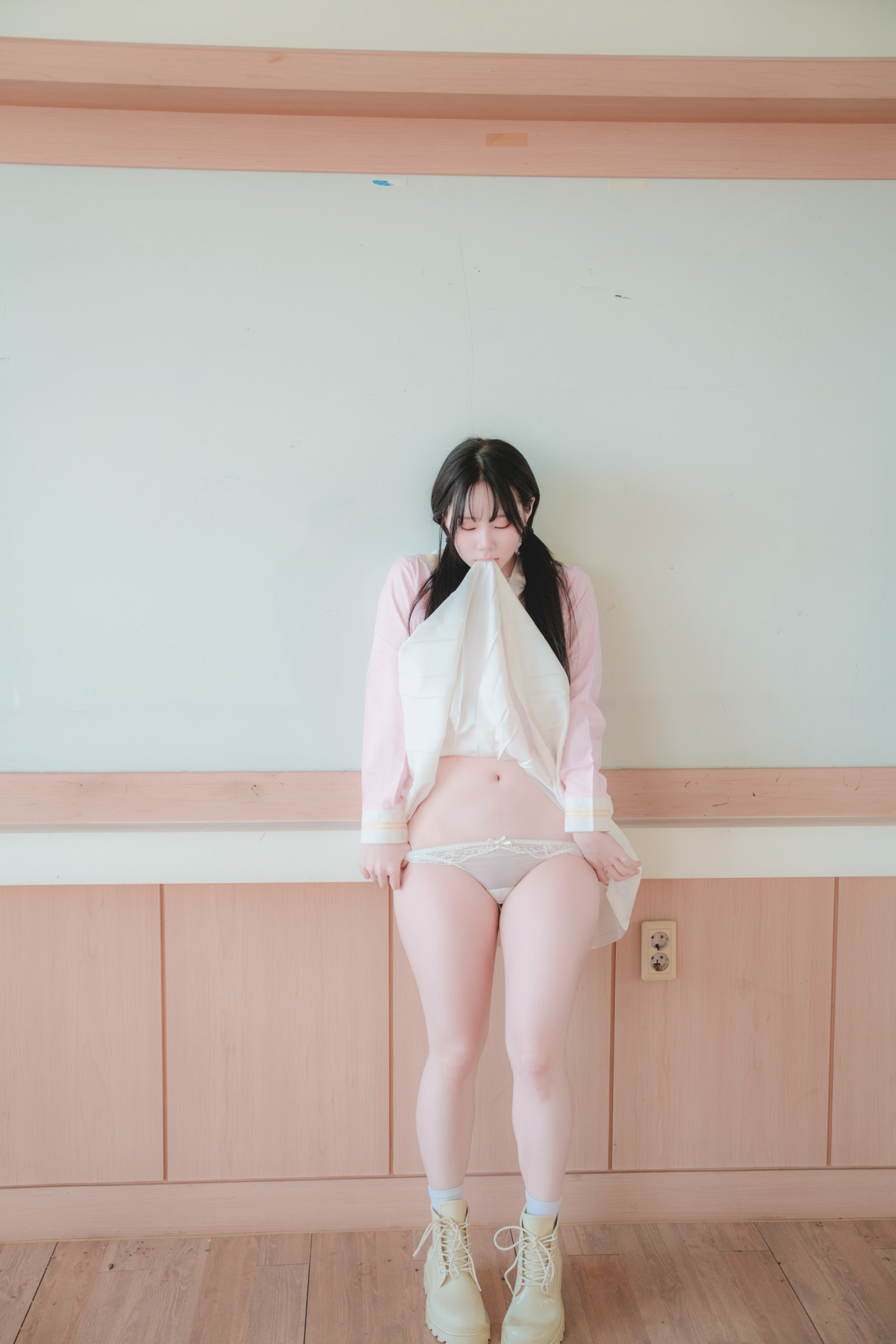 Myua-뮤아-Photobook-8220Pure8221-02-22