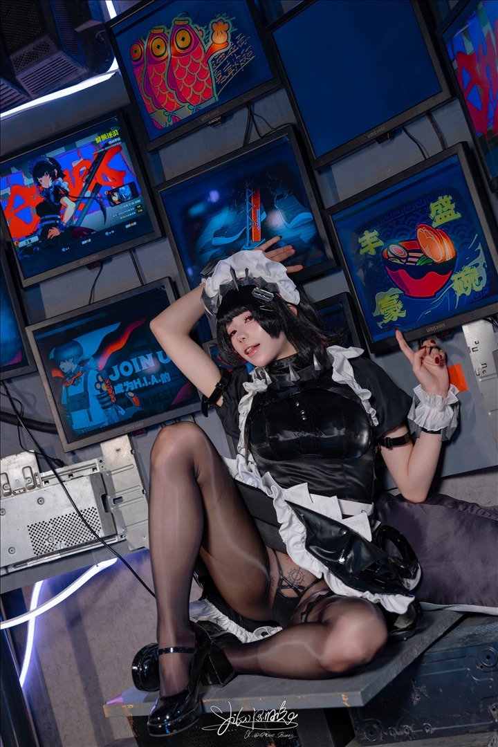 咬一口兔娘---24年8月作品慵懒逐浪-艾莲乔Summertime-79P1V-79P-1V-134-GB-20240901af-09-03