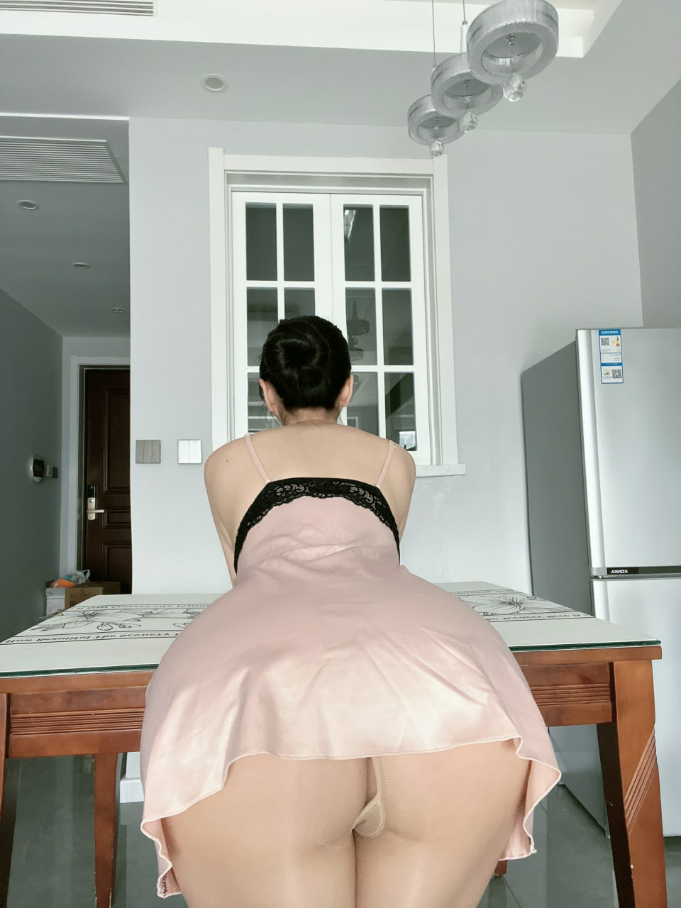 120斤的小王同学-桌底的西红柿-03-06