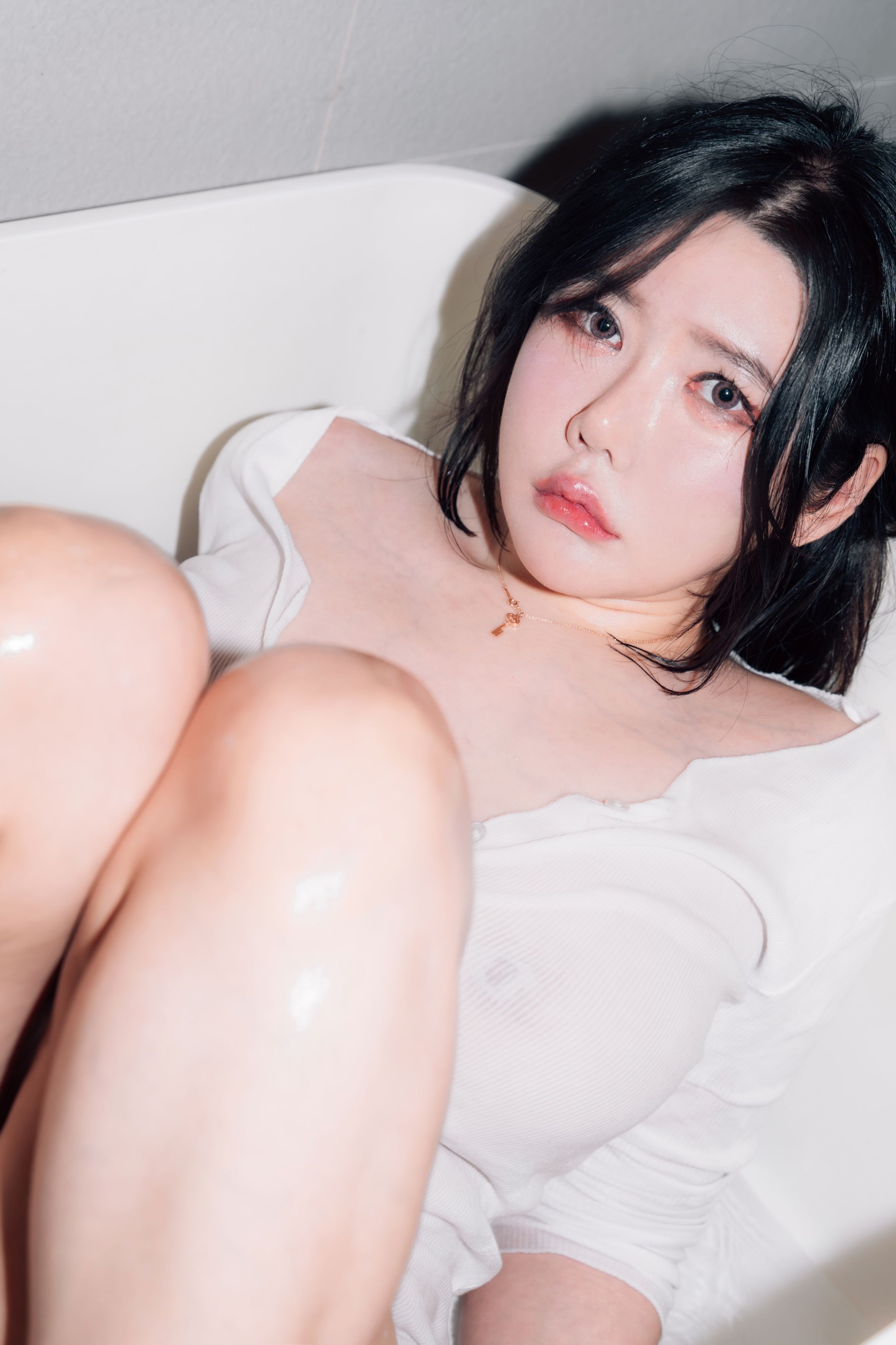 Jisu-a-안지수---Good-Day-Vol1-69P-08-22