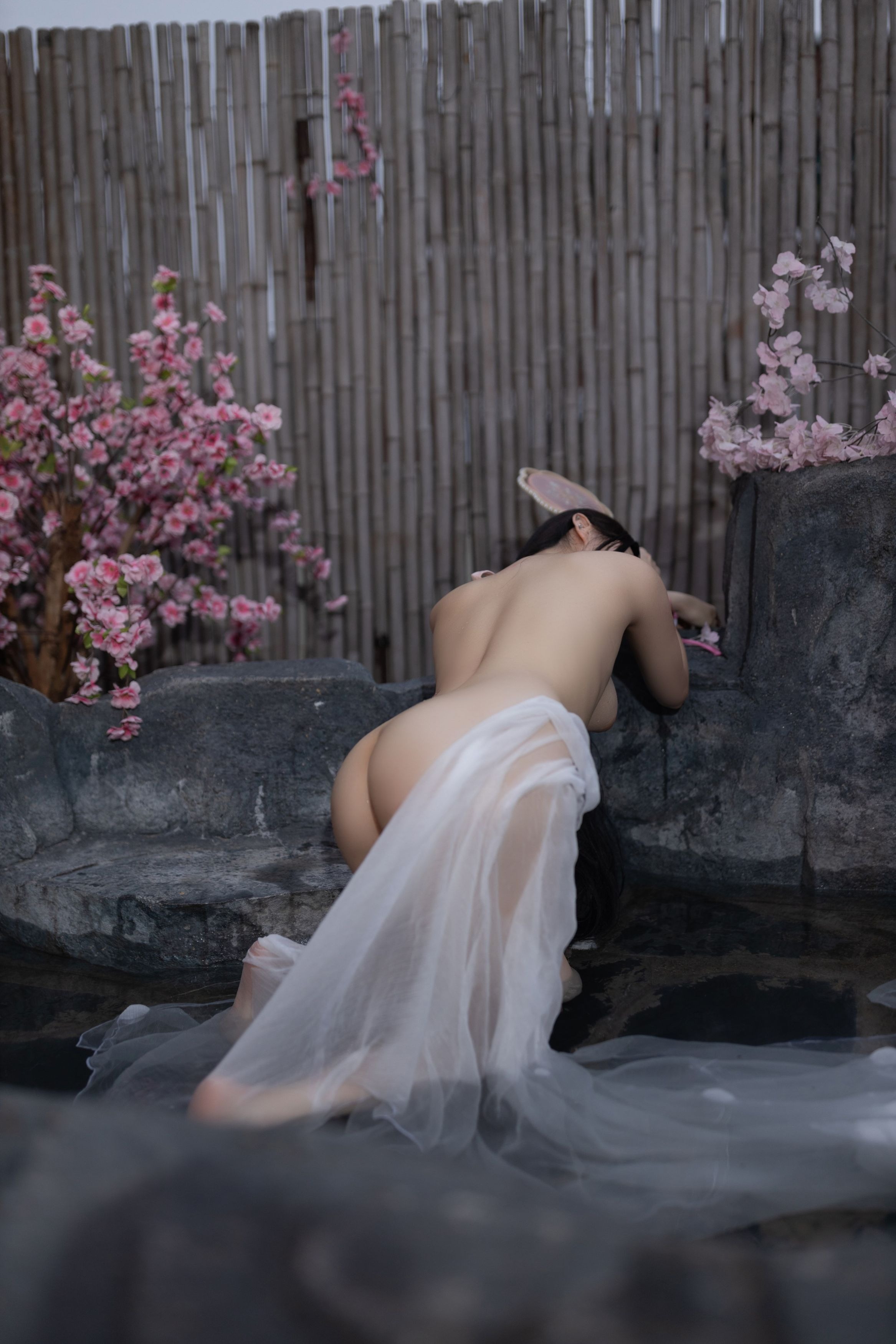 鱼子酱Fish---花想容-120P-08-18