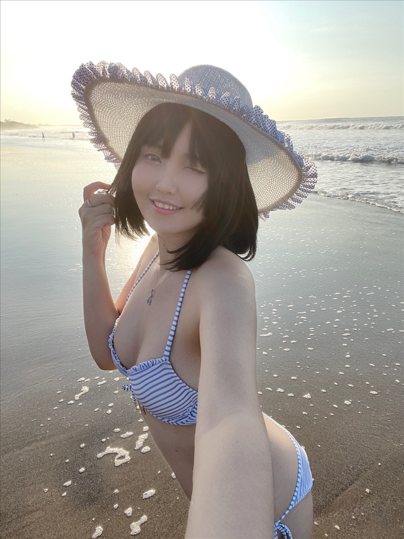 Azulacan---White-Bikini-20240819b-22P-5958-MB-08-20