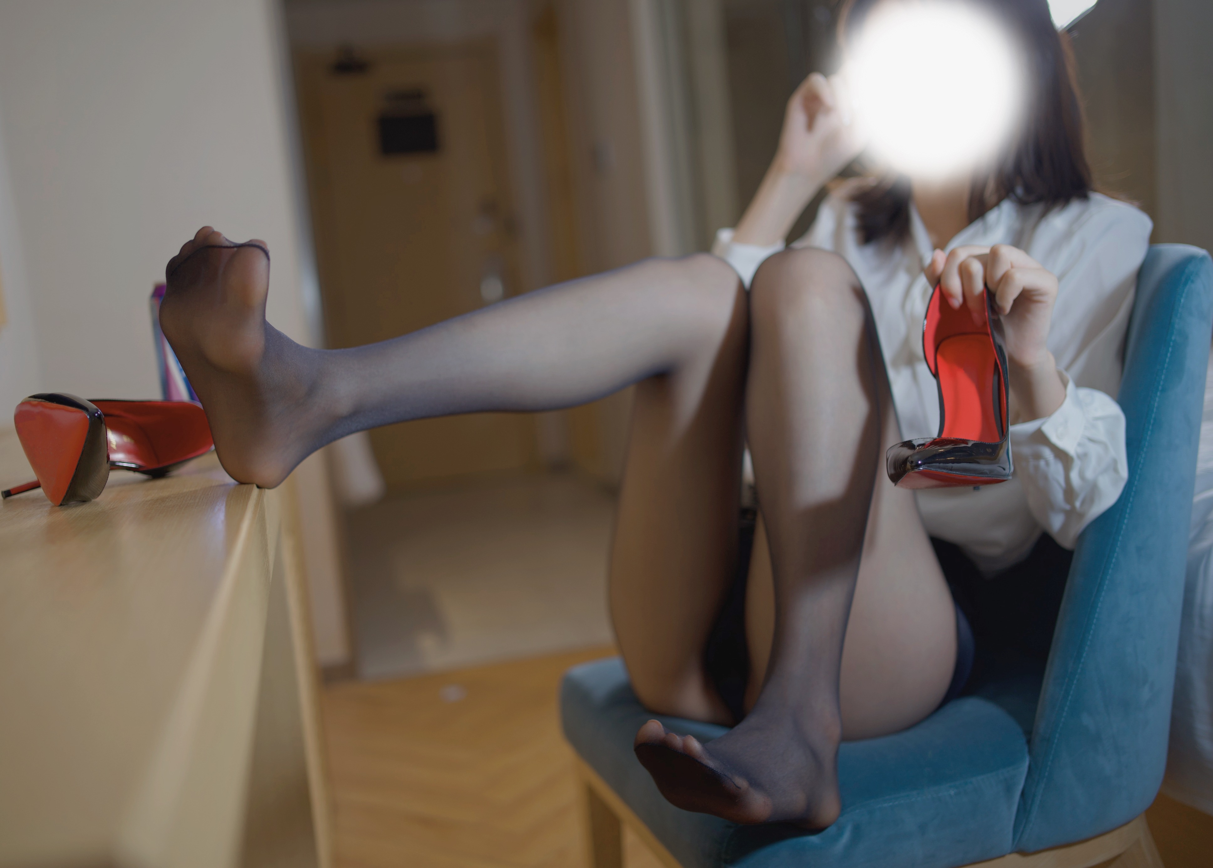 禅院熏-OL酒后-49P-379MB-11-12