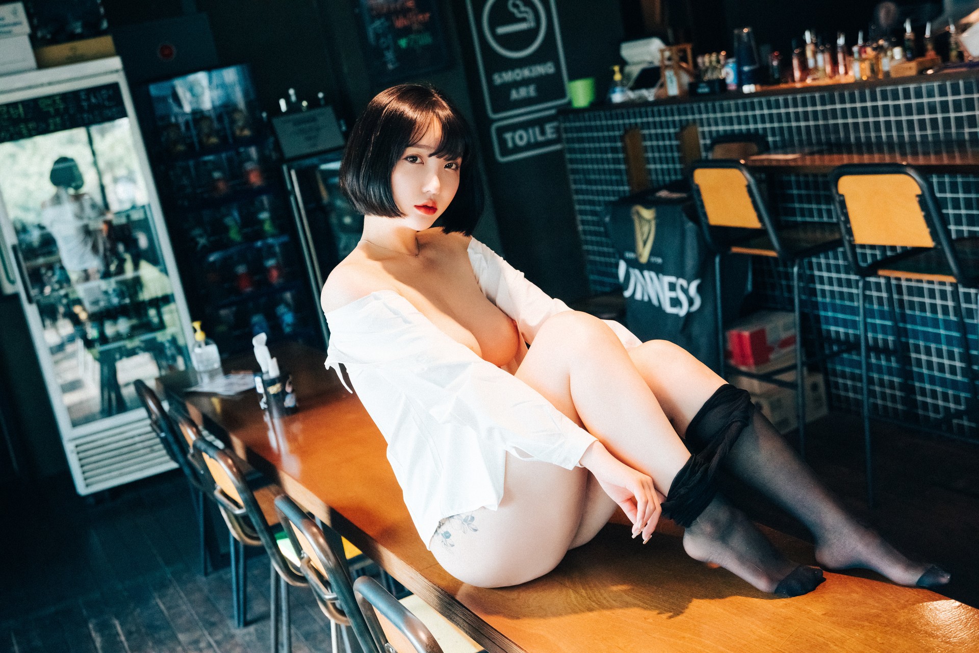 Son-Yeeun-손예은-Loozy-Tainted-Love-Bar-Set01-01-19