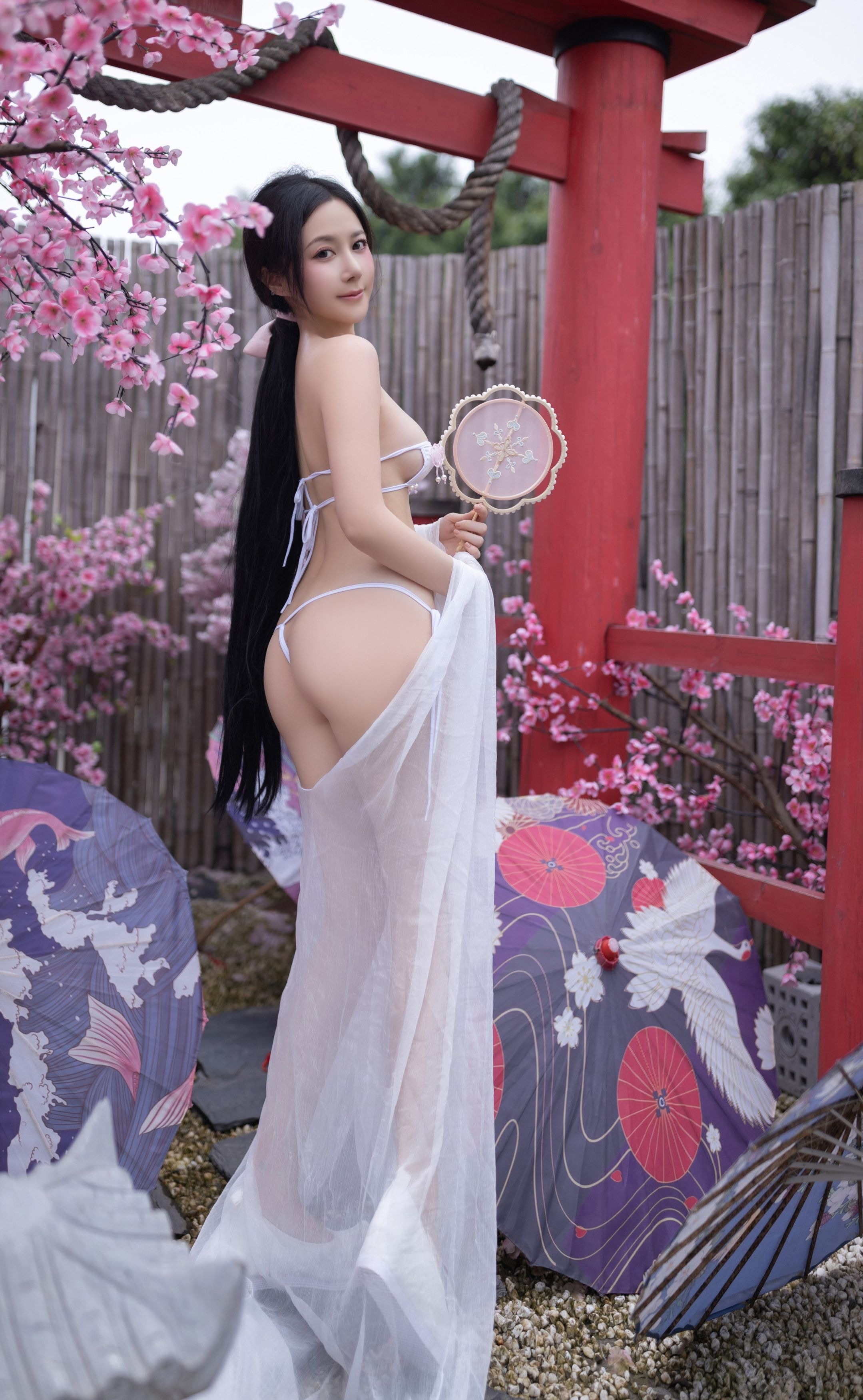 鱼子酱Fish---花想容-120P-08-18