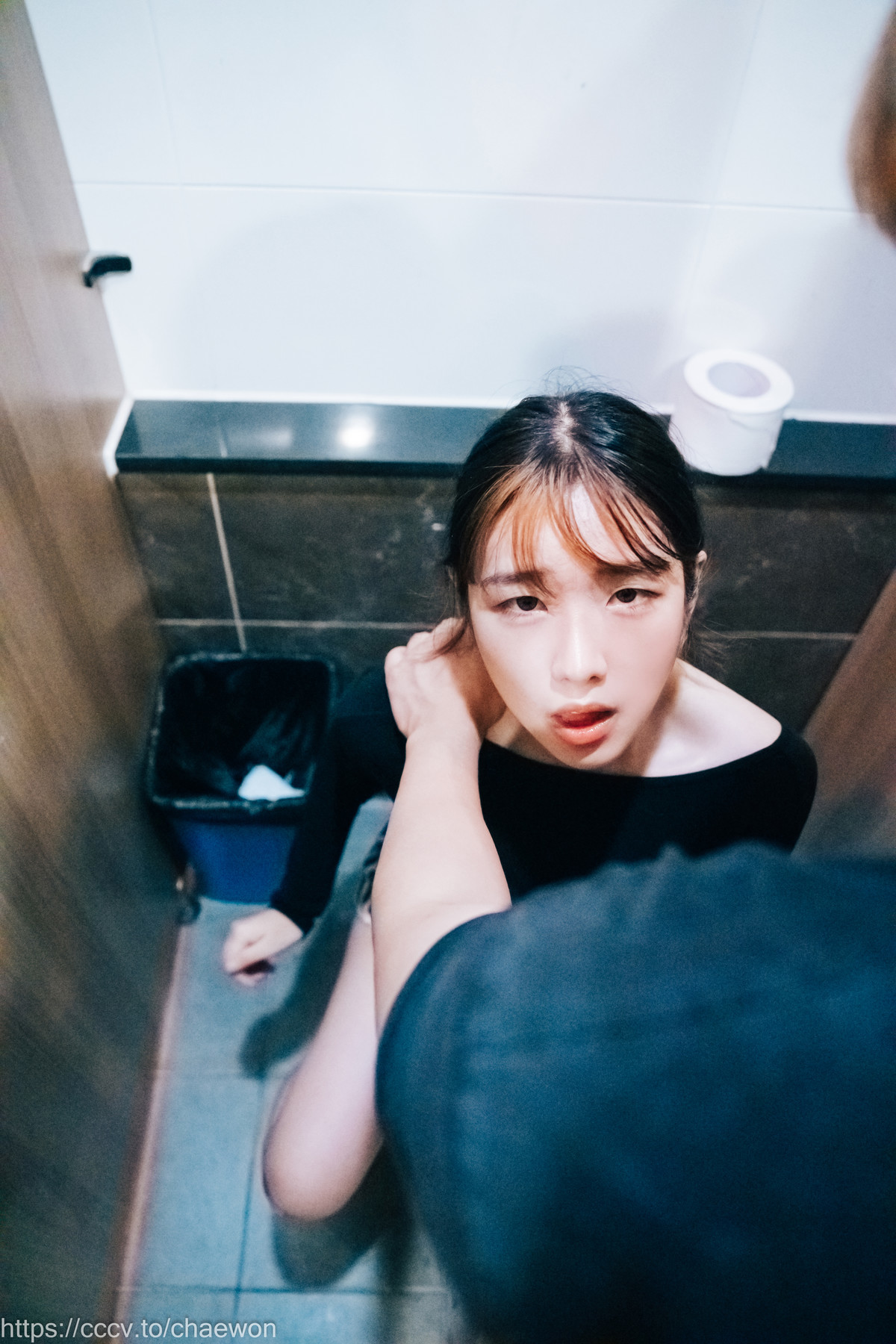 Sonson-손손-Loozy-Public-Toilet-Set02-11-01