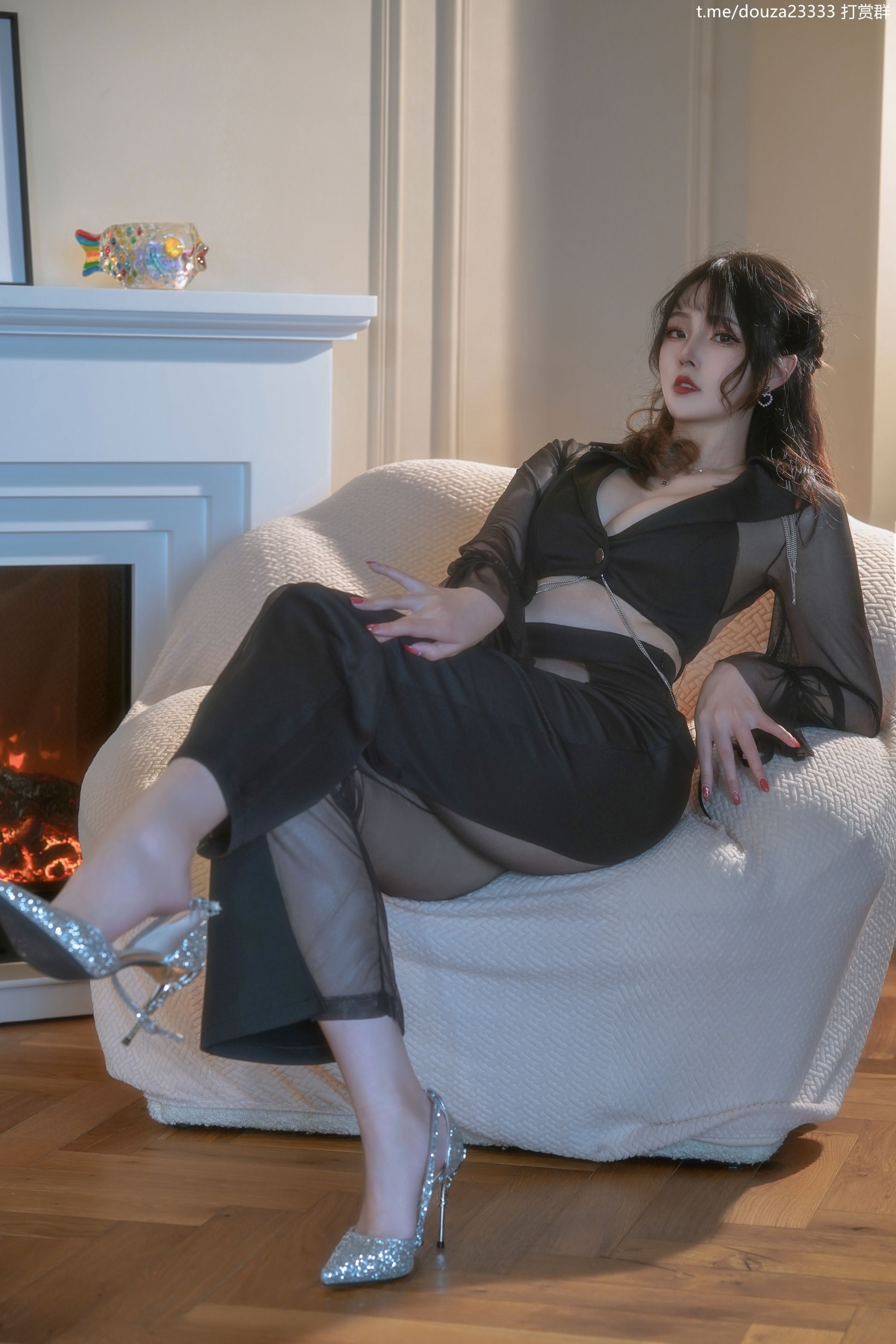 夏夏子-私房36Natsuko朦胧OL5月1打赏群资源-05-01