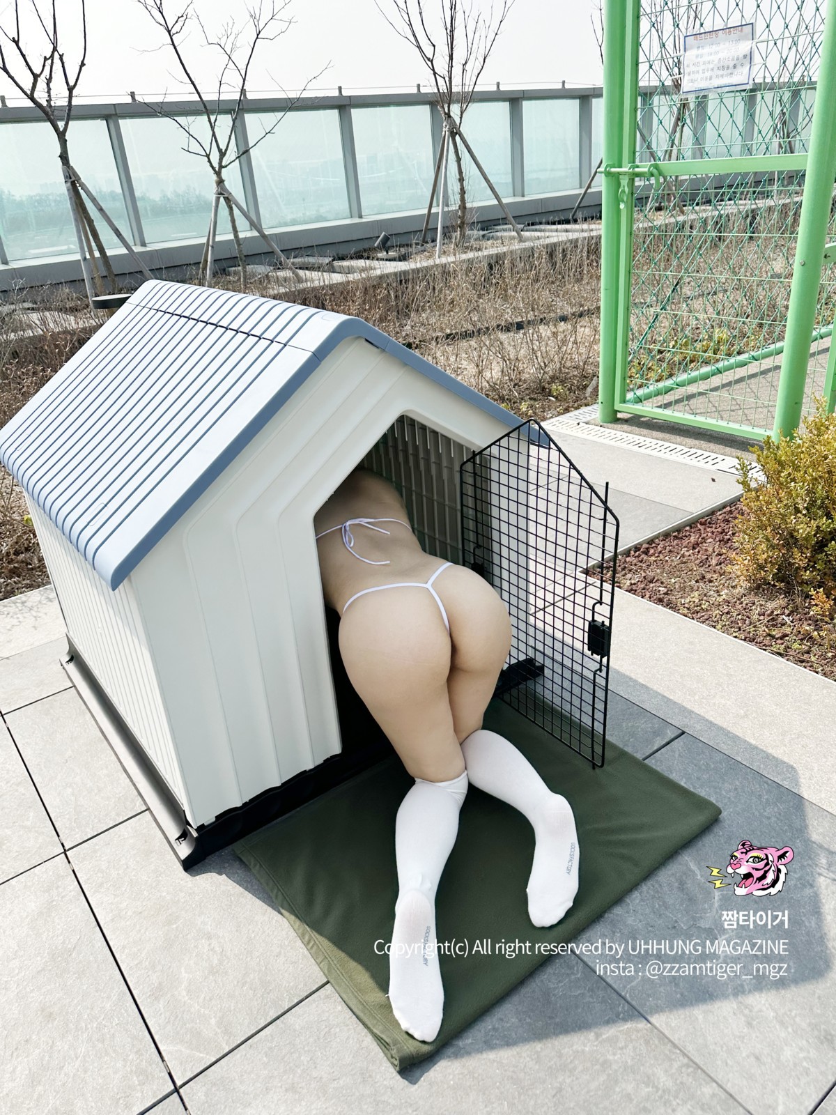 Yoonvely-윤블리-UHHUNG-Magazine-Vol04-8220Milltary8221-Set01-10-25