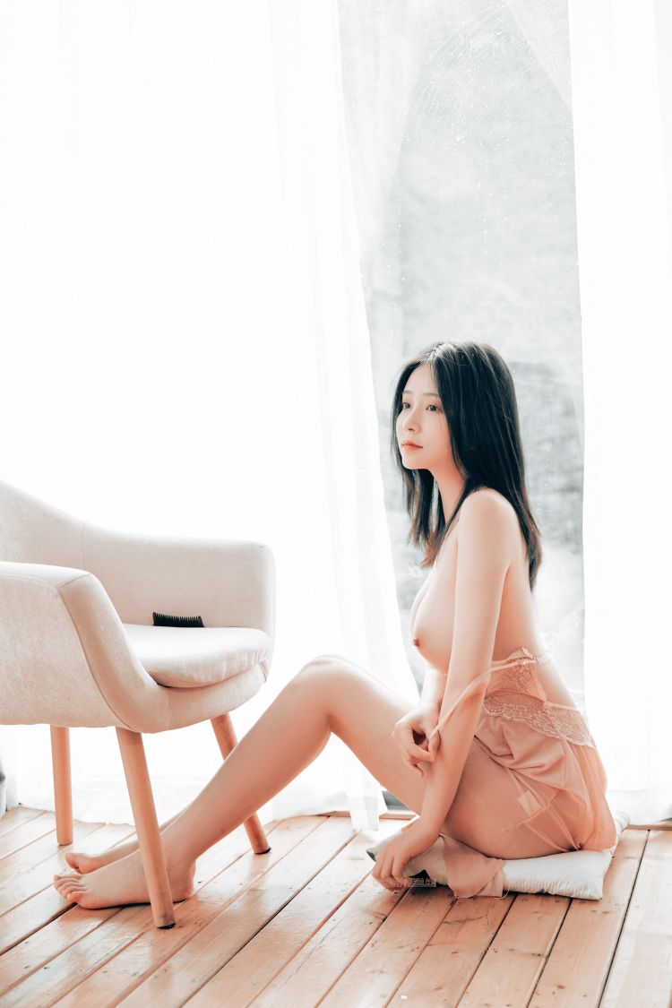 年年---暧昧40P-1181M-01-23