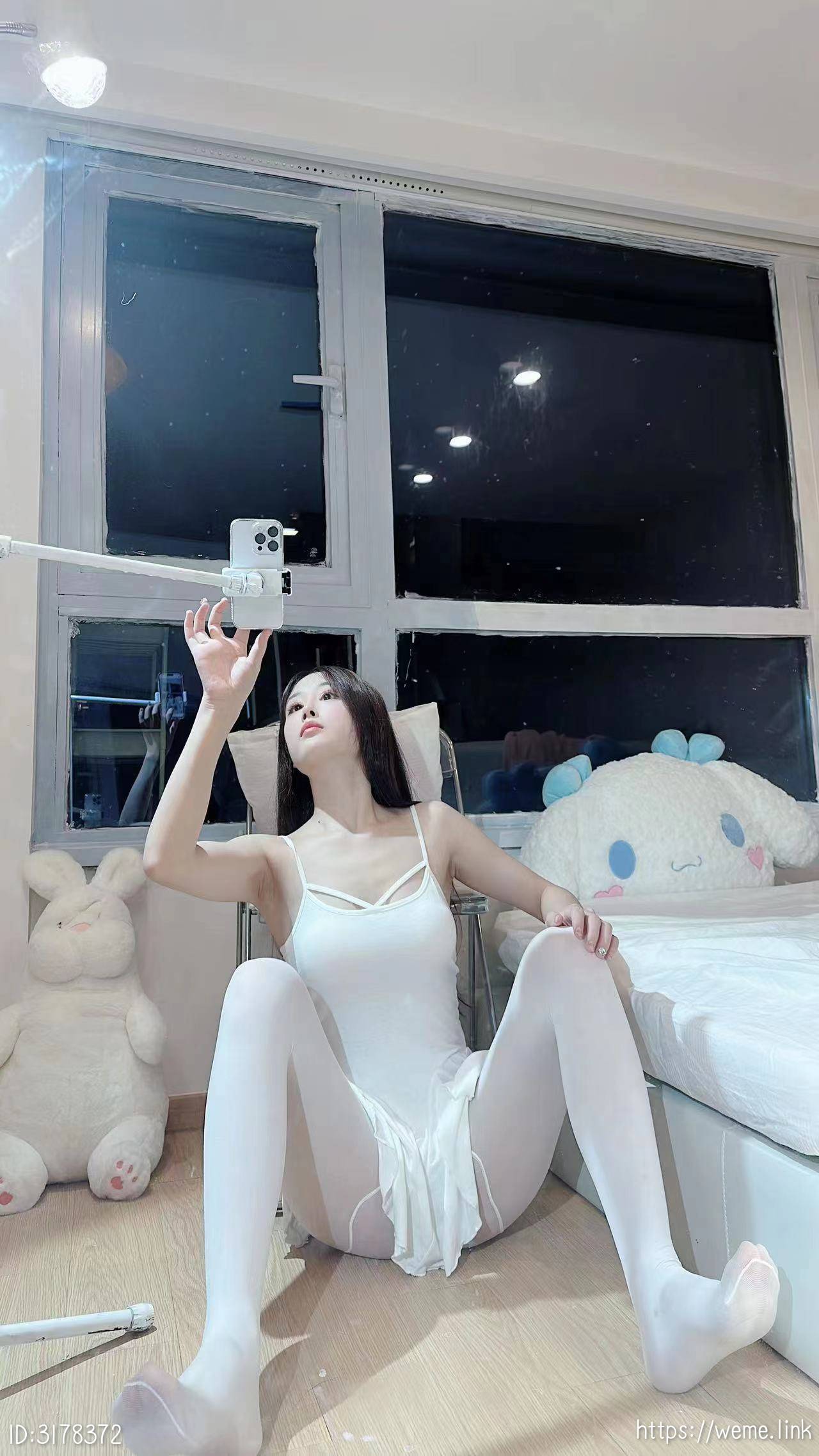 小萌子---NO006-一字马挑战-57P54MB-08-17