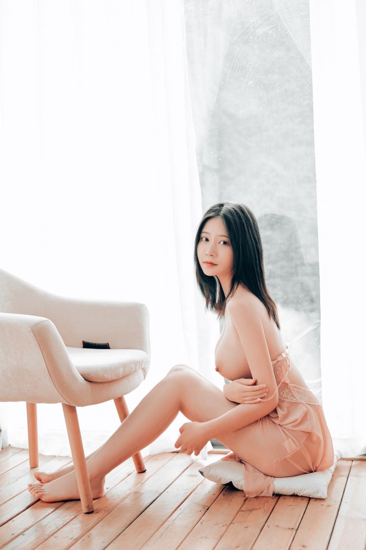 年年---暧昧40P-1181M-01-23