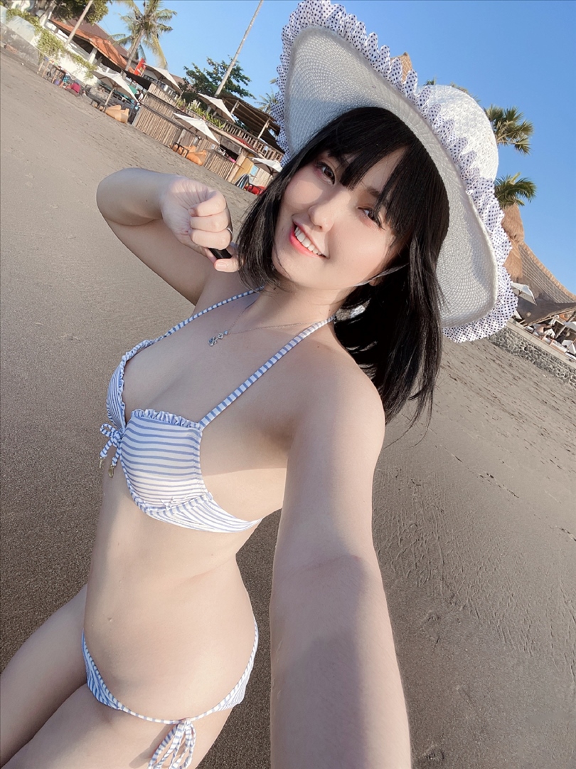 Azulacan---White-Bikini-20240819b-22P-5958-MB-08-20