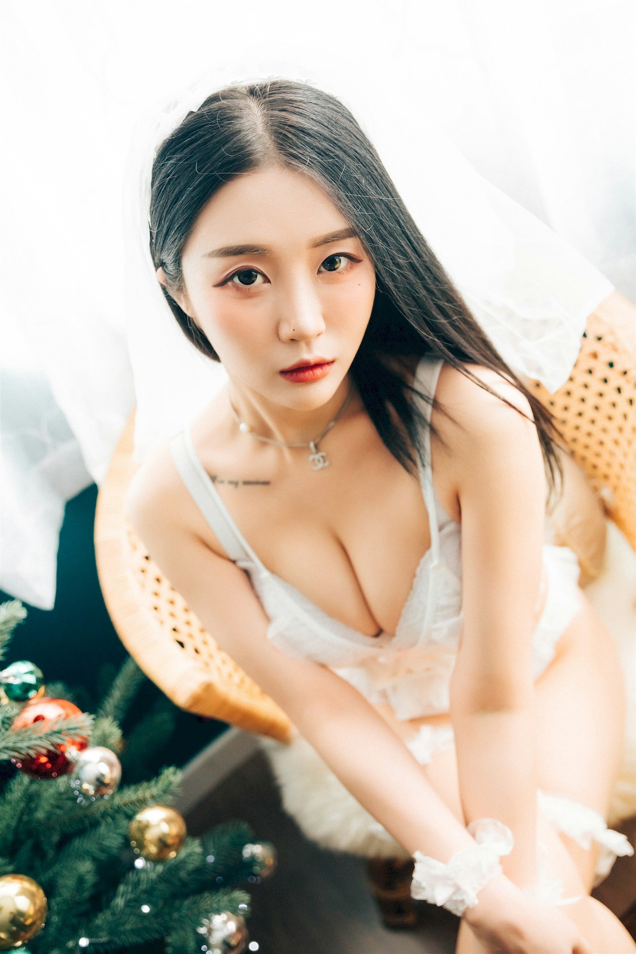 Jeong-Bomi-정보미-LOOZY-Holiday-Set02-10-02