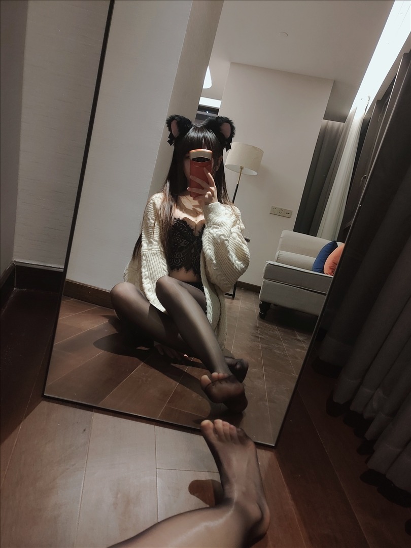 雪琪SAMA---油亮黑丝太太49P1V-20240822z-49P-1V-24335-MB-08-23