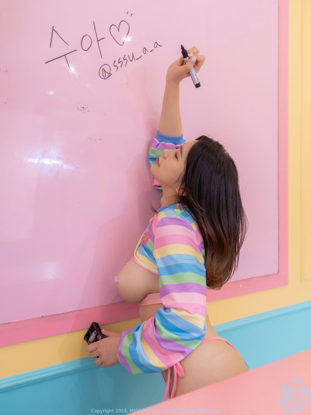 Sua-촉촉수아-MISS-TOUCH-Moist-Water-01-20