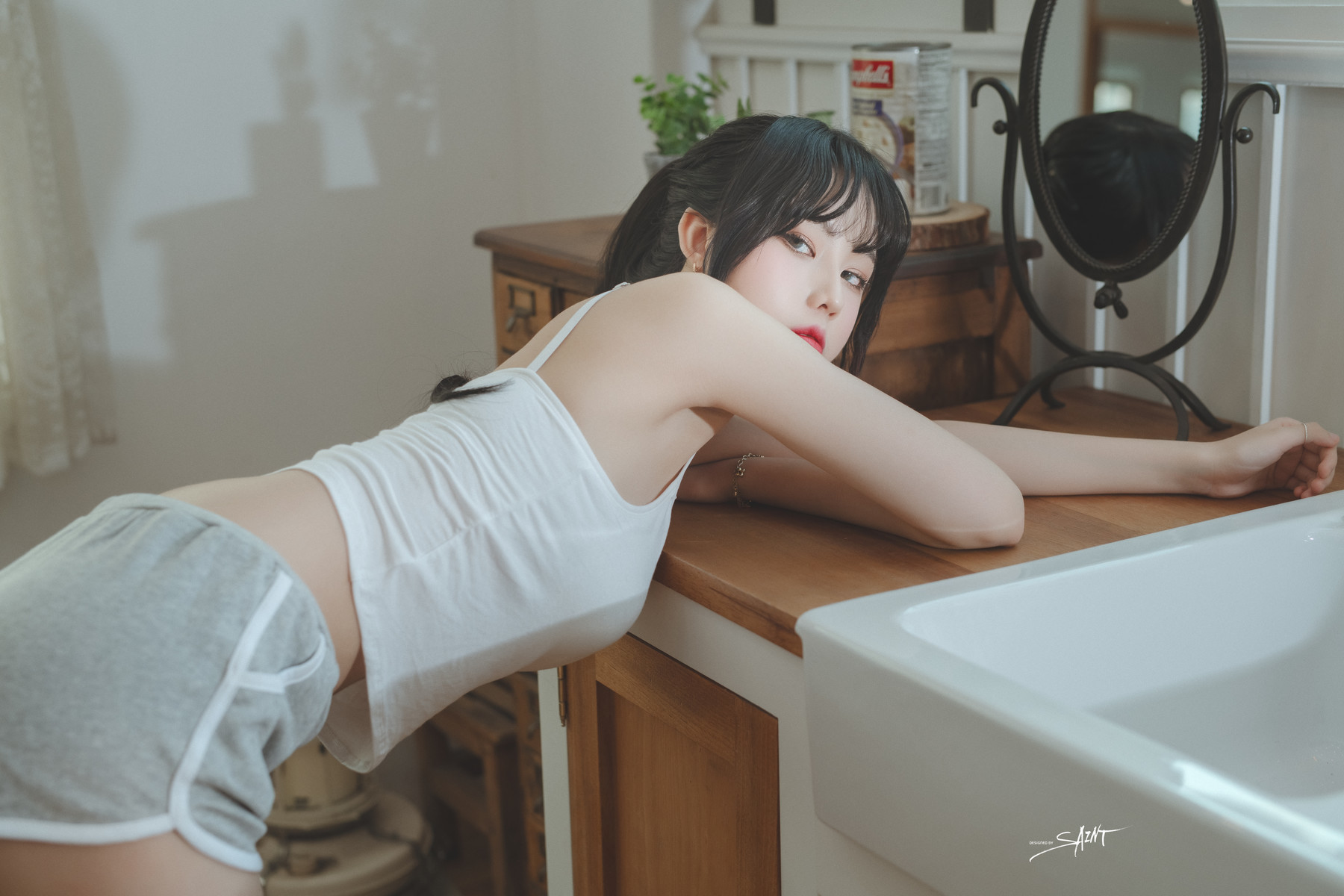 Yuna-유나-SAINT-Photolife-Love-On-Top-Set02-01-29