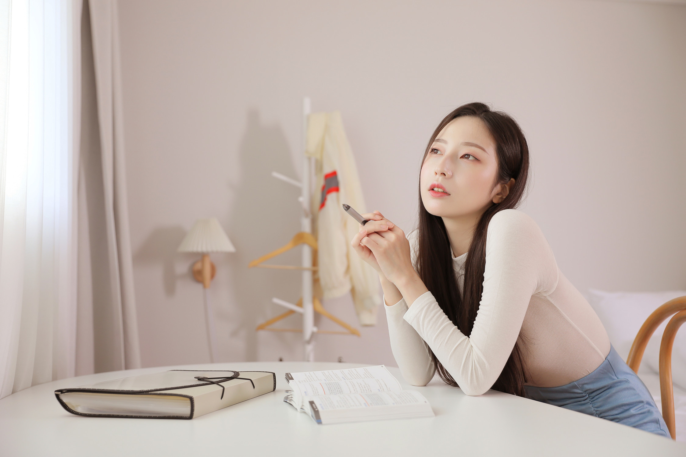 RISA-리사-BUNNY-First-Class-04-08