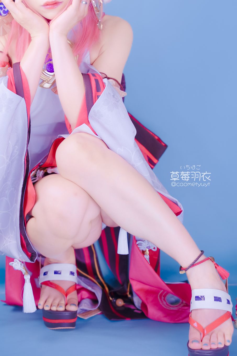 草莓羽衣-caomeiyuyi-cosplay-Yae-Miko---Genshin-Impact-03-15