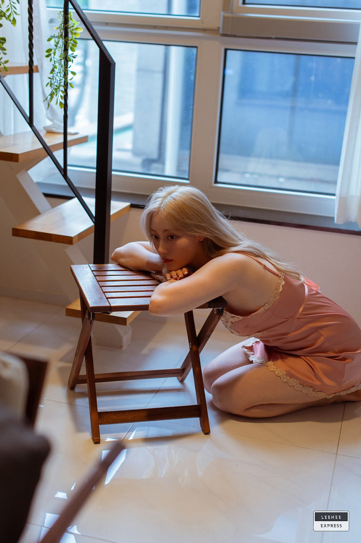 Jeong-Ah-정아-LEEHEE-EXPRESS-LEDG-077-10-12