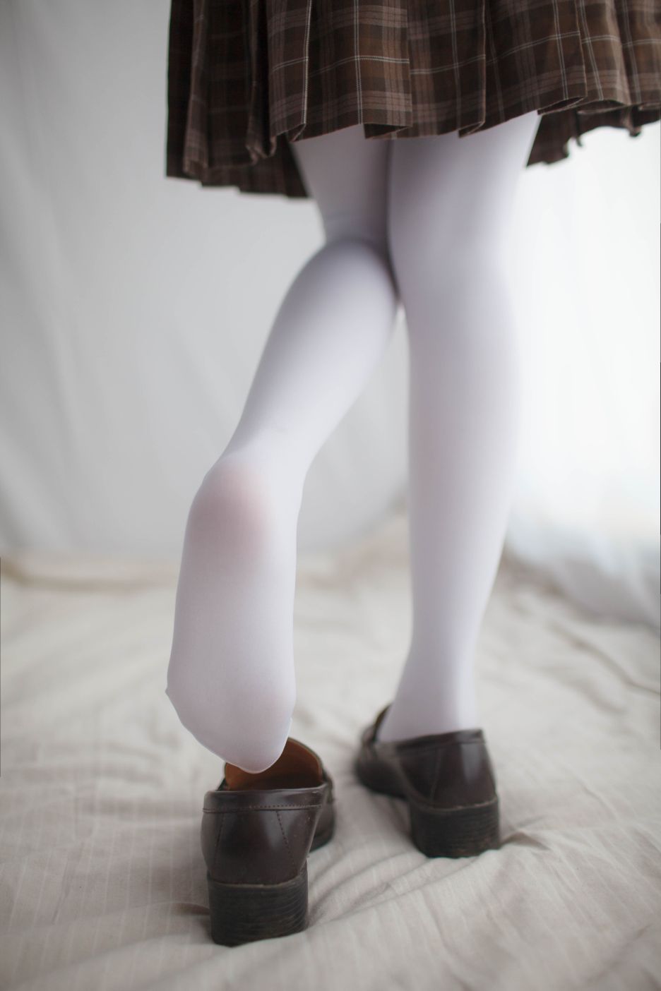 少女秩序写真-vol007-白丝棕格裙51P-01-10