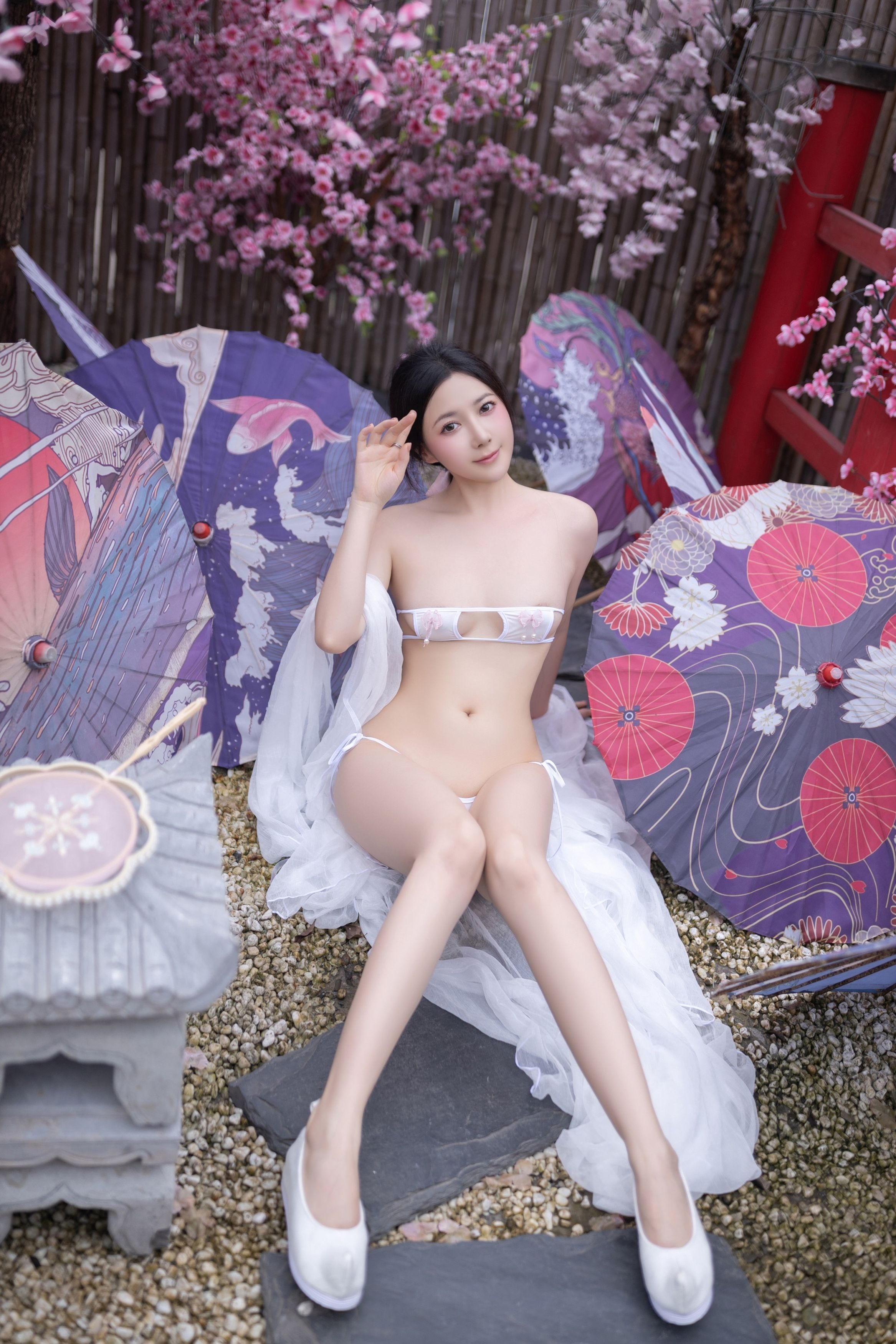 鱼子酱Fish---花想容-120P-08-18