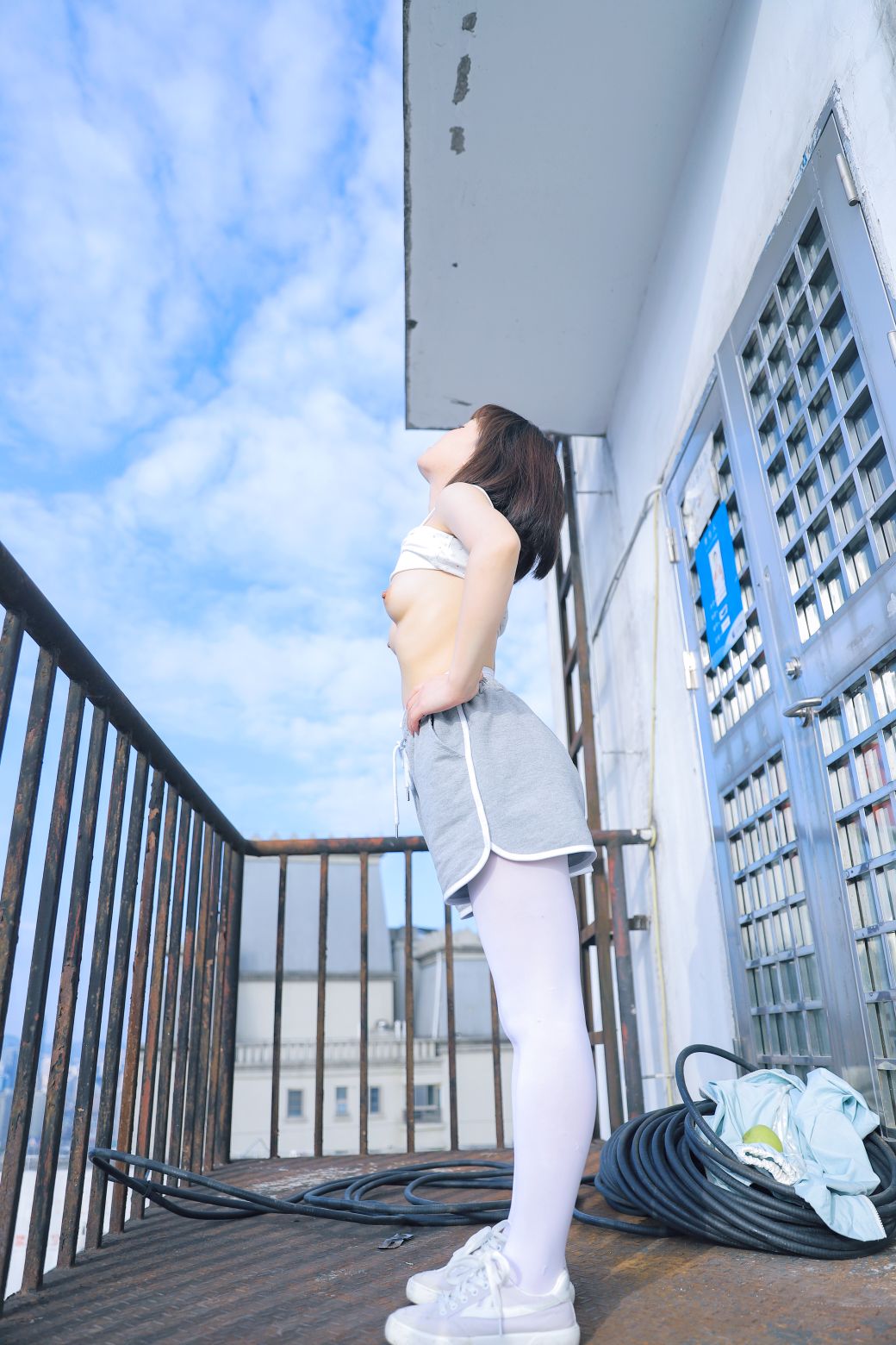 晓晓可可爱---9月-天台-112P-151G-04-09