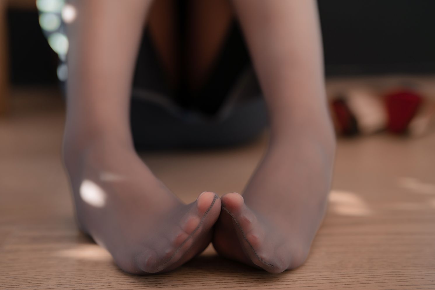 轩萧学姐---蓝裙OL170p4v-147G-06-18