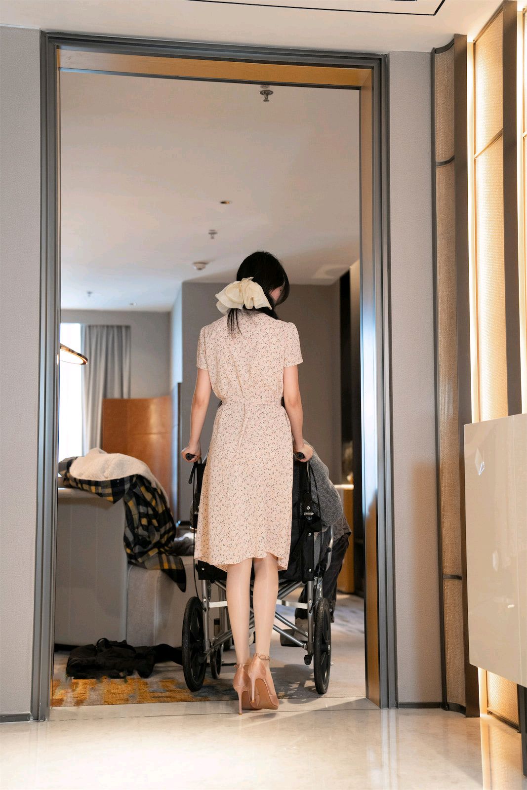 抖娘-利世---小保姆与老头-140P1V-181MB-04-27