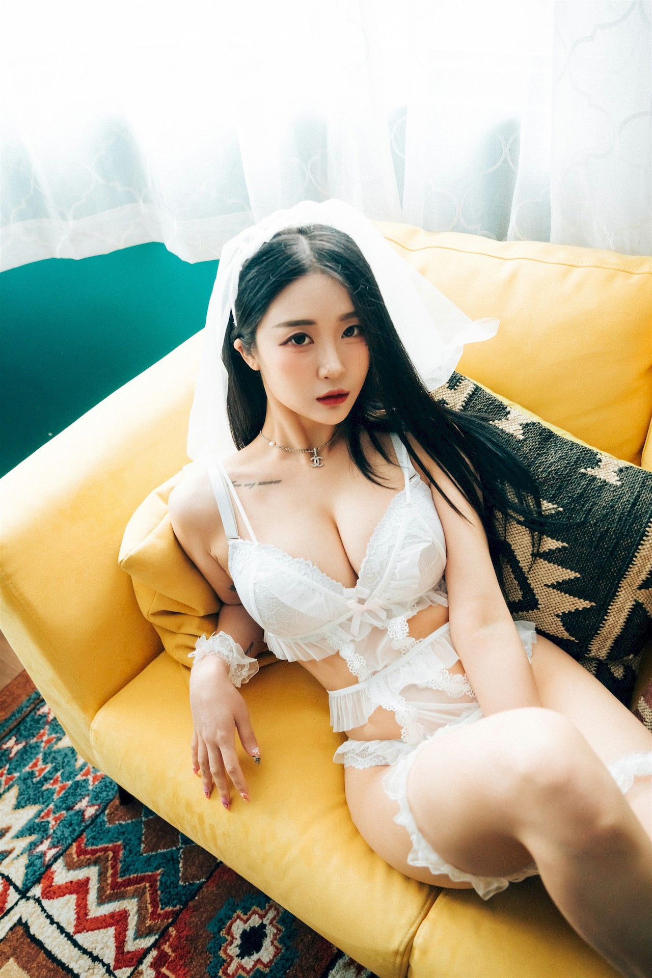 Jeong-Bomi-정보미-LOOZY-Holiday-Set02-10-02