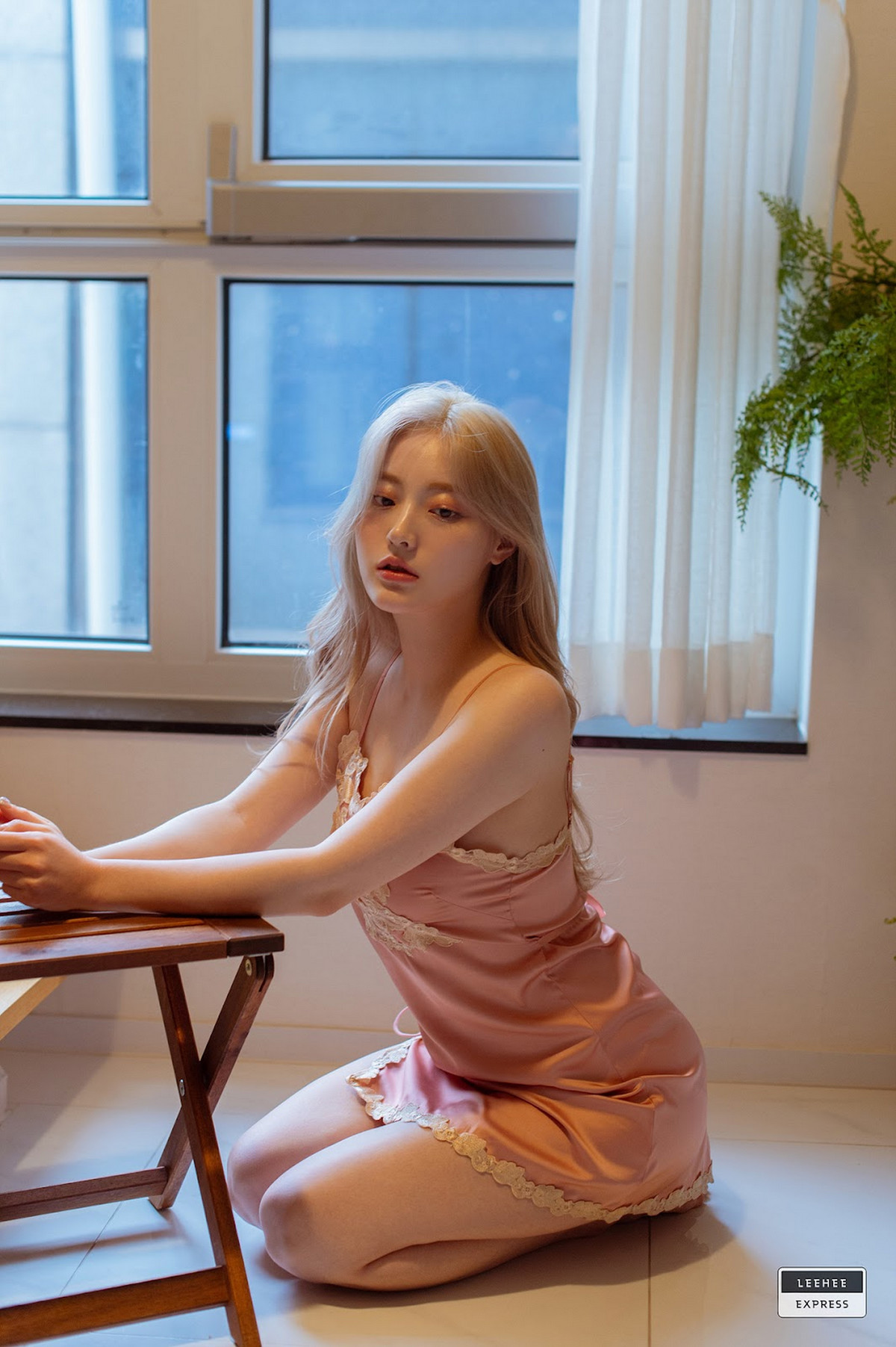 Jeong-Ah-정아-LEEHEE-EXPRESS-LEDG-077-10-12