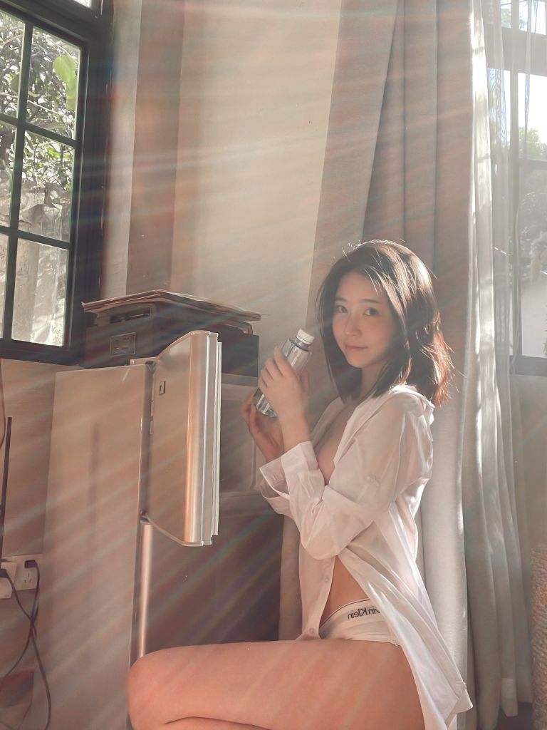 年年---光与年41P-249M-01-23