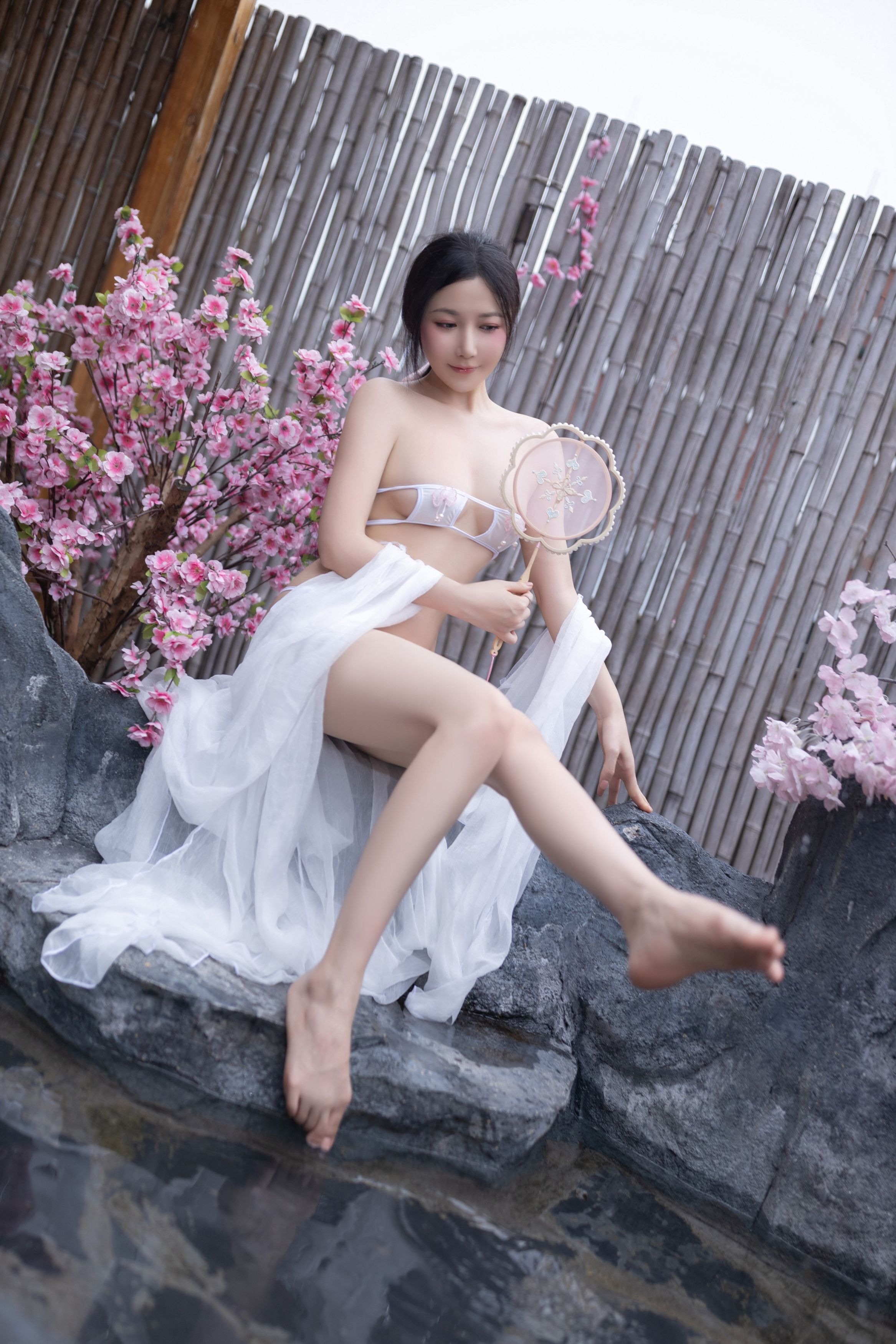 鱼子酱Fish---花想容-120P-08-18