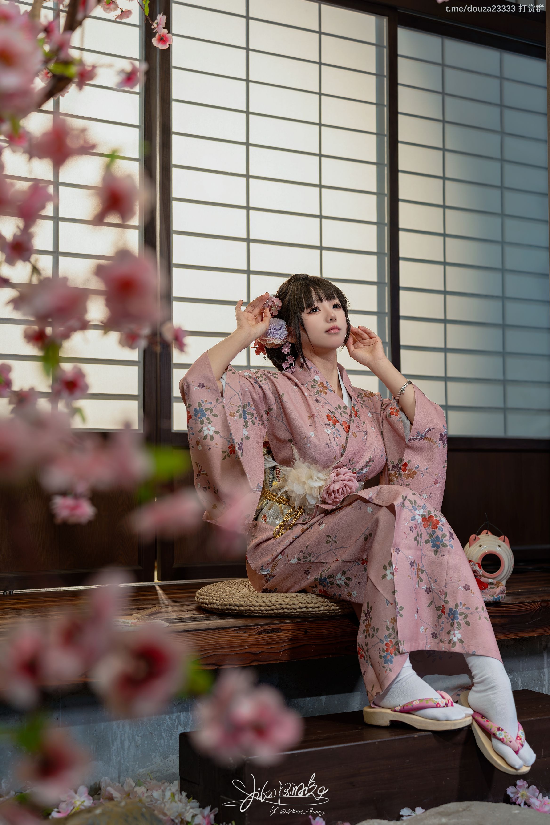 Yiko湿润兔-8月作品温泉の女将77P1V-燕无歇8月31打赏群资源-08-30