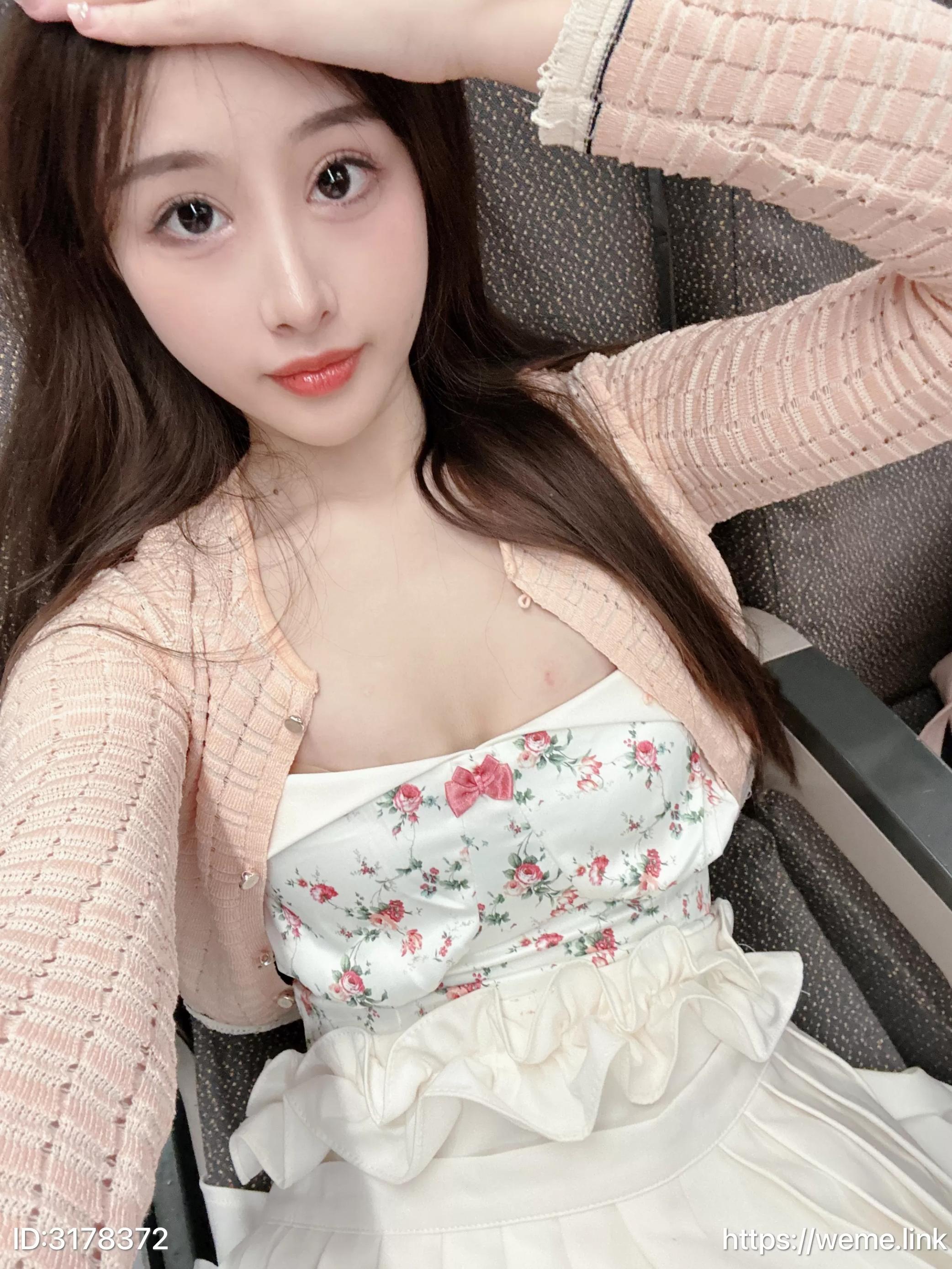 小萌子---NO001-高铁上-28P90MB-08-17