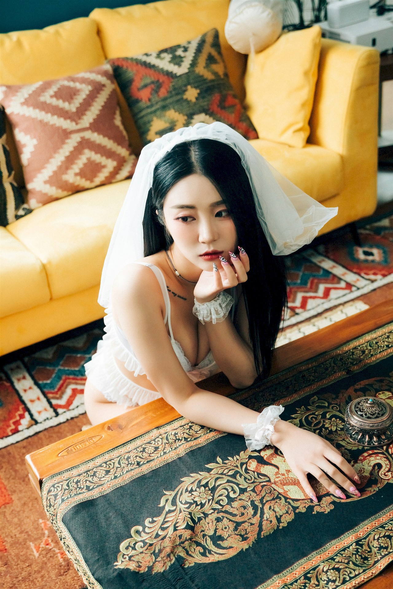 Jeong-Bomi-정보미-LOOZY-Holiday-Set02-10-02