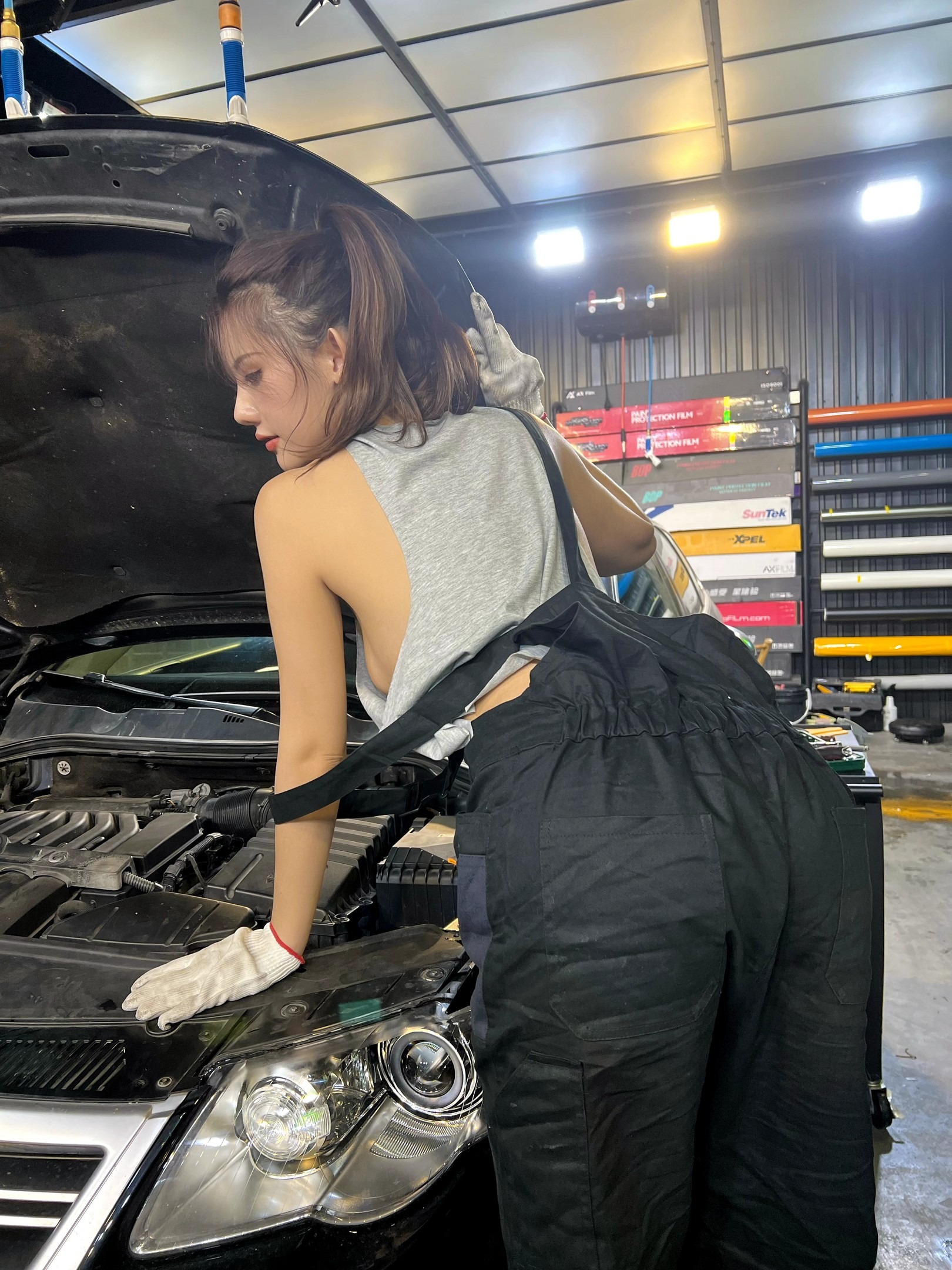 网红女神嫩模-阿朱-品-性感汽修工-08-26