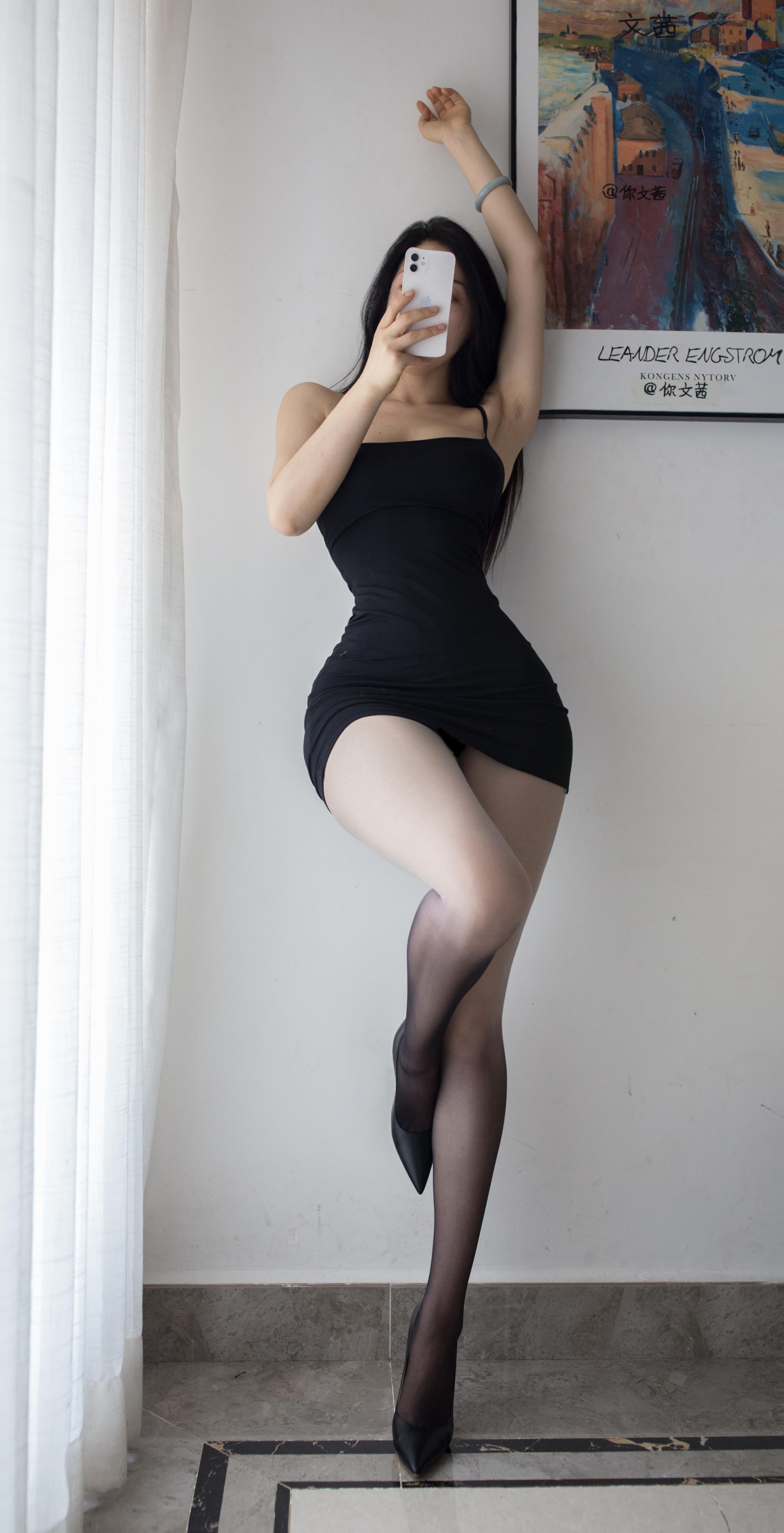 016Cool文茜-微密圈系列-画廊下的灰白渐变11P-525M-08-13