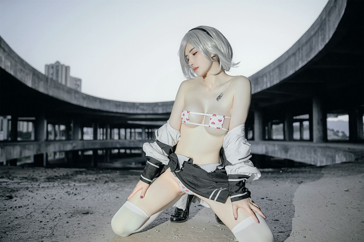 鹿八岁baby---尼尔机械纪元-2B废墟-05-18