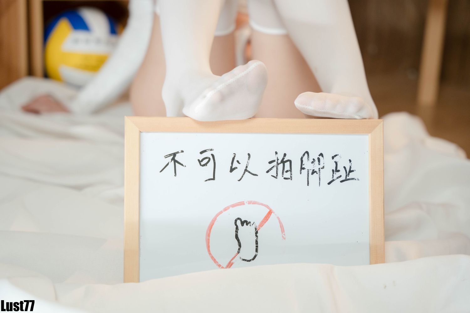 柒柒不可爱-粉色泳衣-02-17