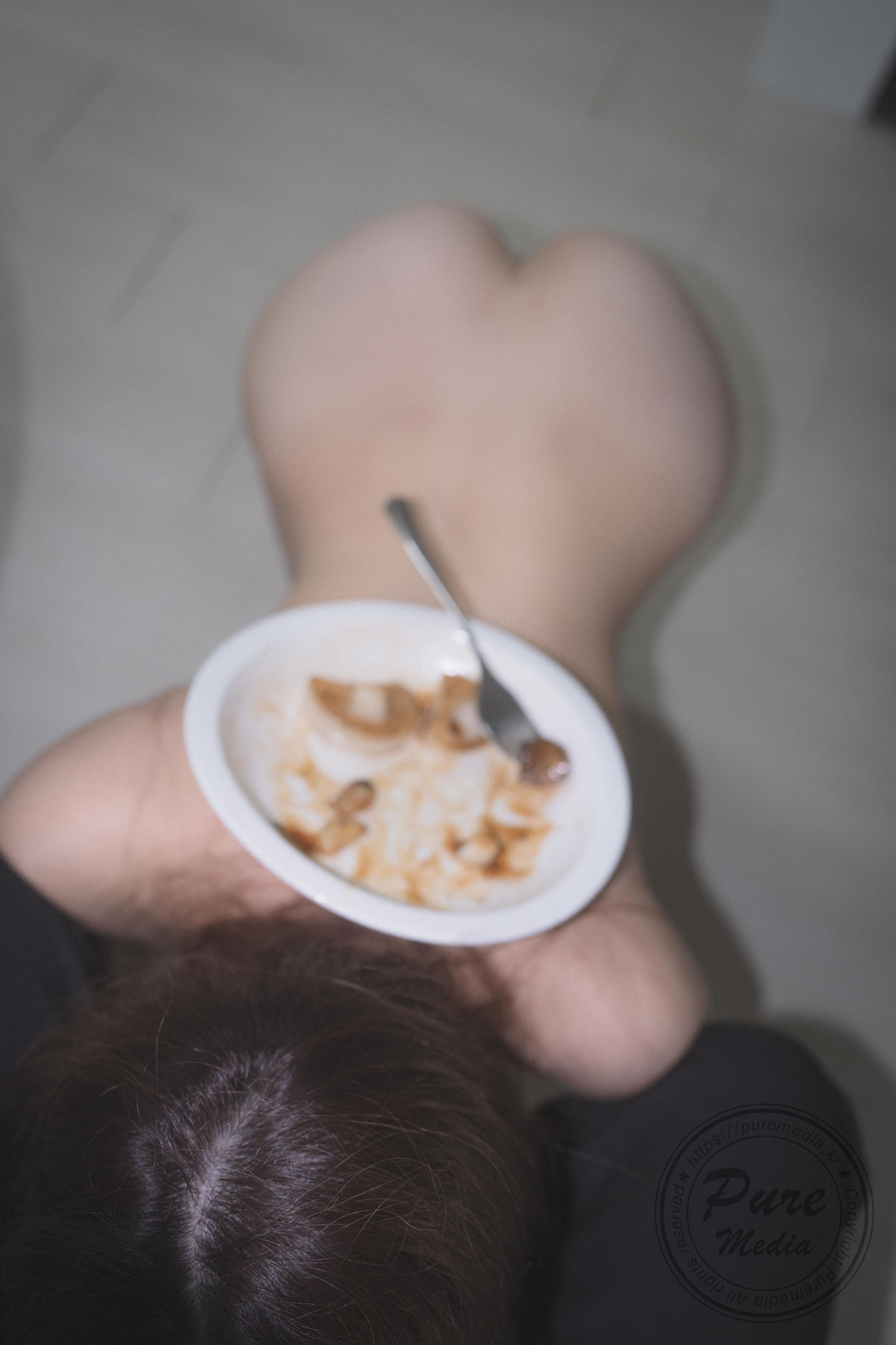 Pure-Media-Vol265-Yeha-예하---Hungry-Bitch-in-The-Stairwell-203P-08-17