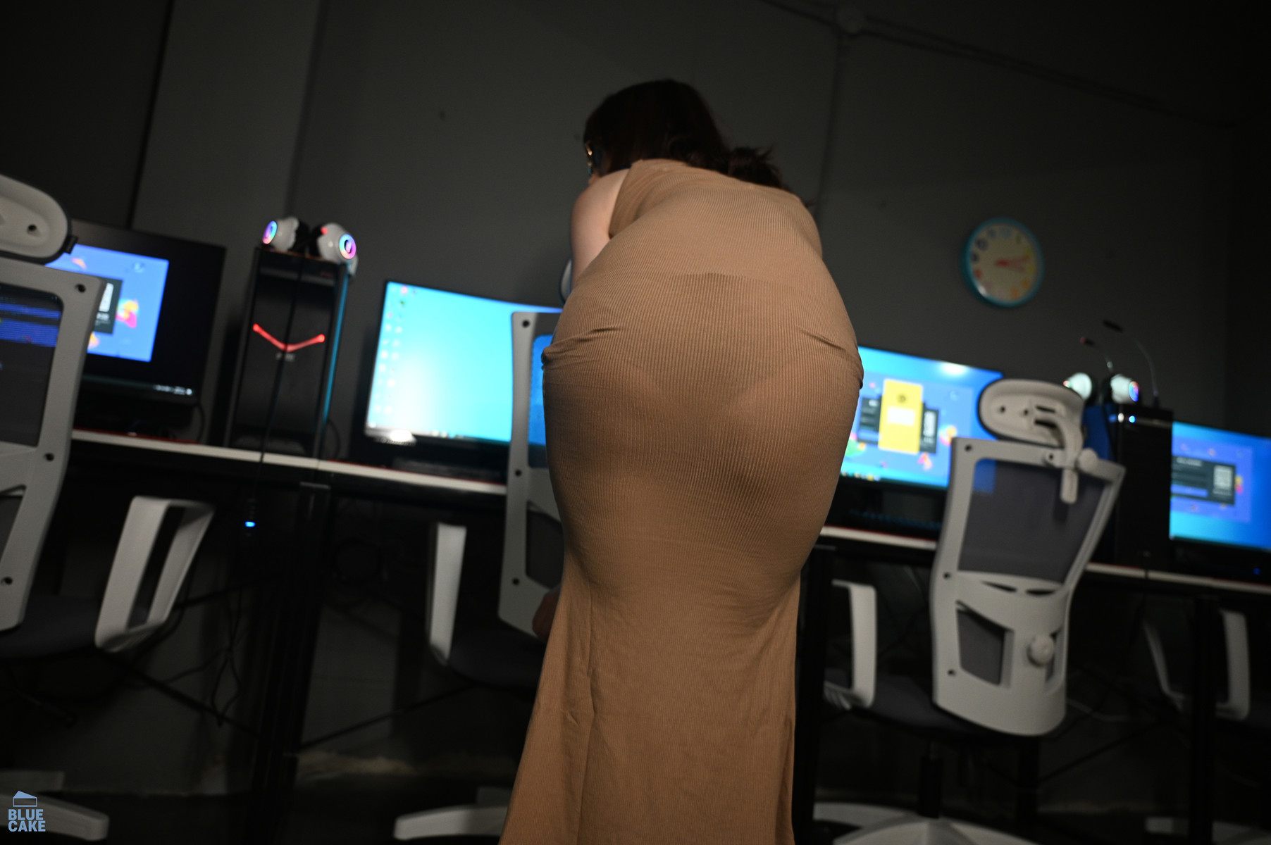 Bambi-밤비-BLUECAKE-PC-Room-Alba-Set01-01-04