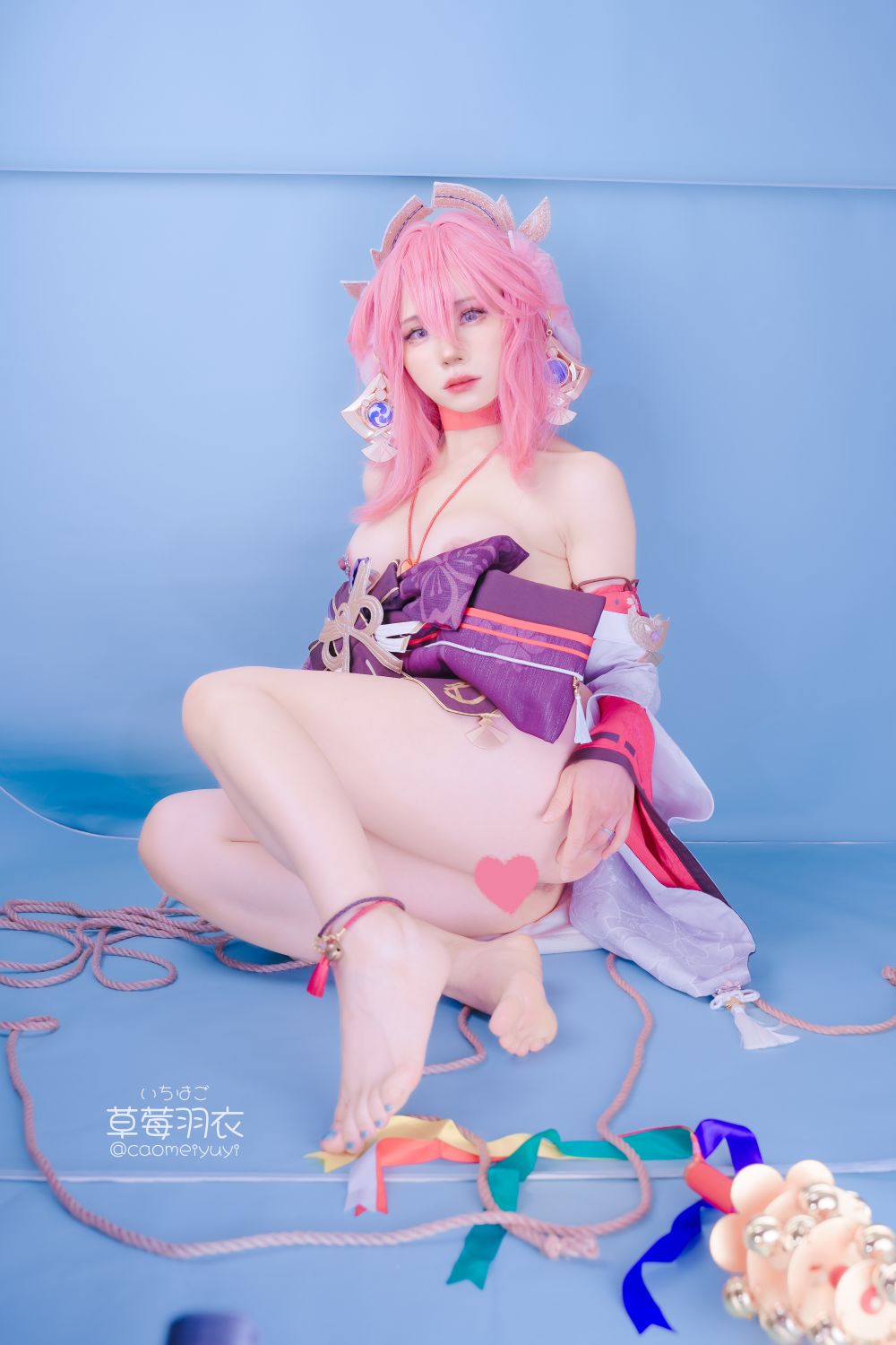 草莓羽衣-caomeiyuyi-cosplay-Yae-Miko---Genshin-Impact-03-15