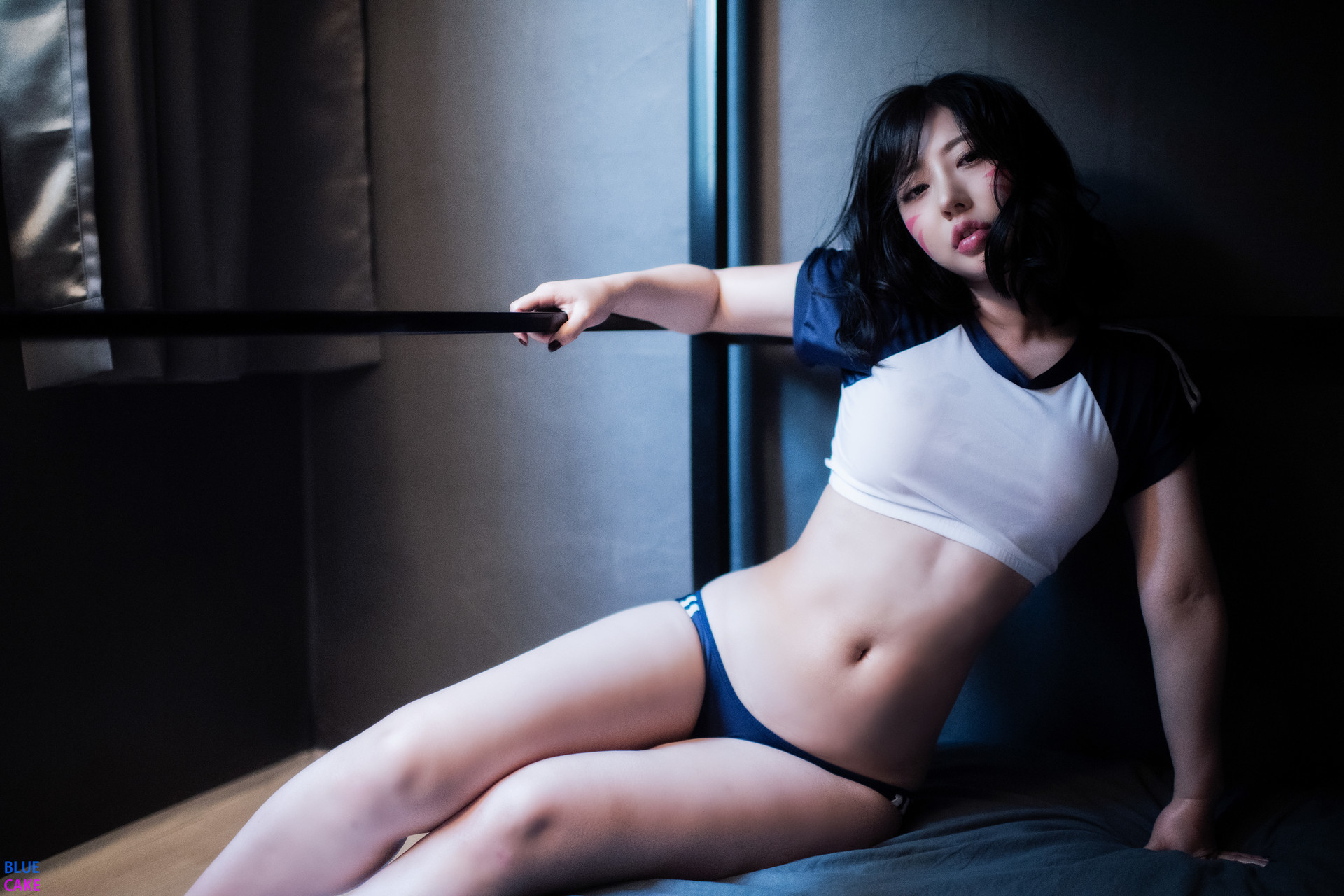 Luci-루시-BLUECAKE-Hello-I-am-DVa-Kim-04-02