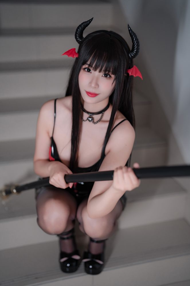 轩萧学姐---万圣节魅魔100p1v-674MB-06-16