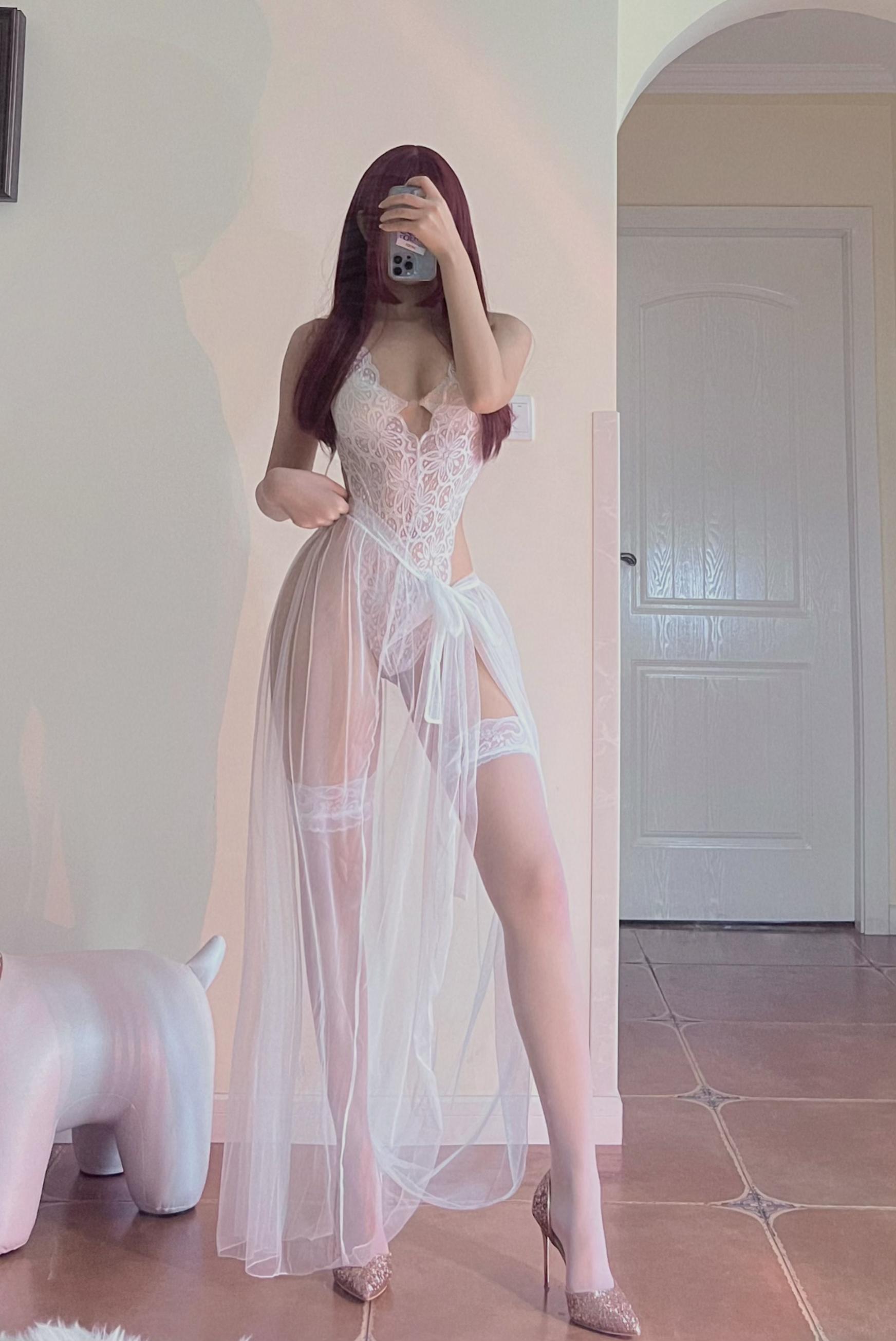 032纪念小小v5--微密圈系列-白丝超大臀-20P3V143MB-08-29