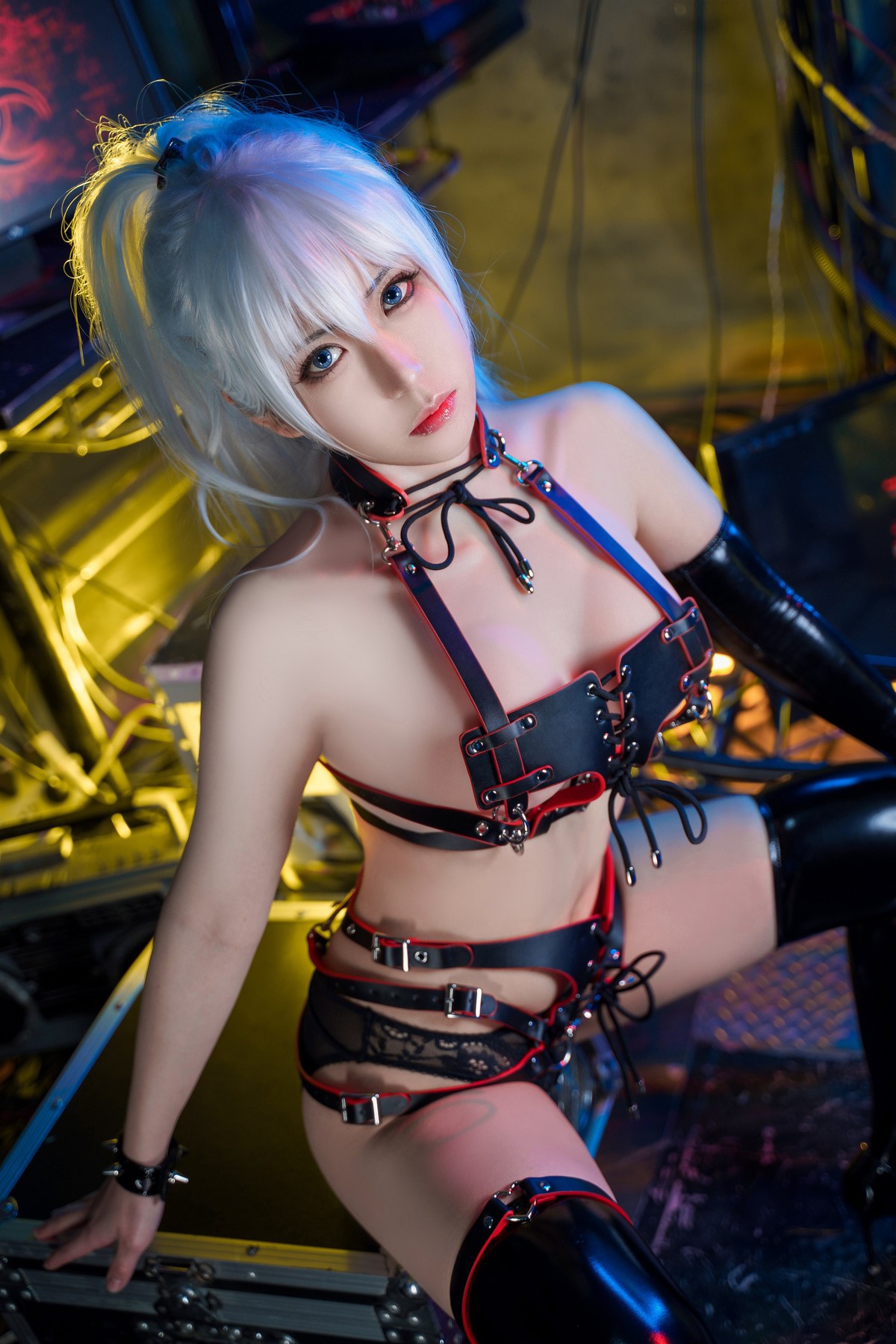 Cosplay-虎森森-Leather-Queen-10-20